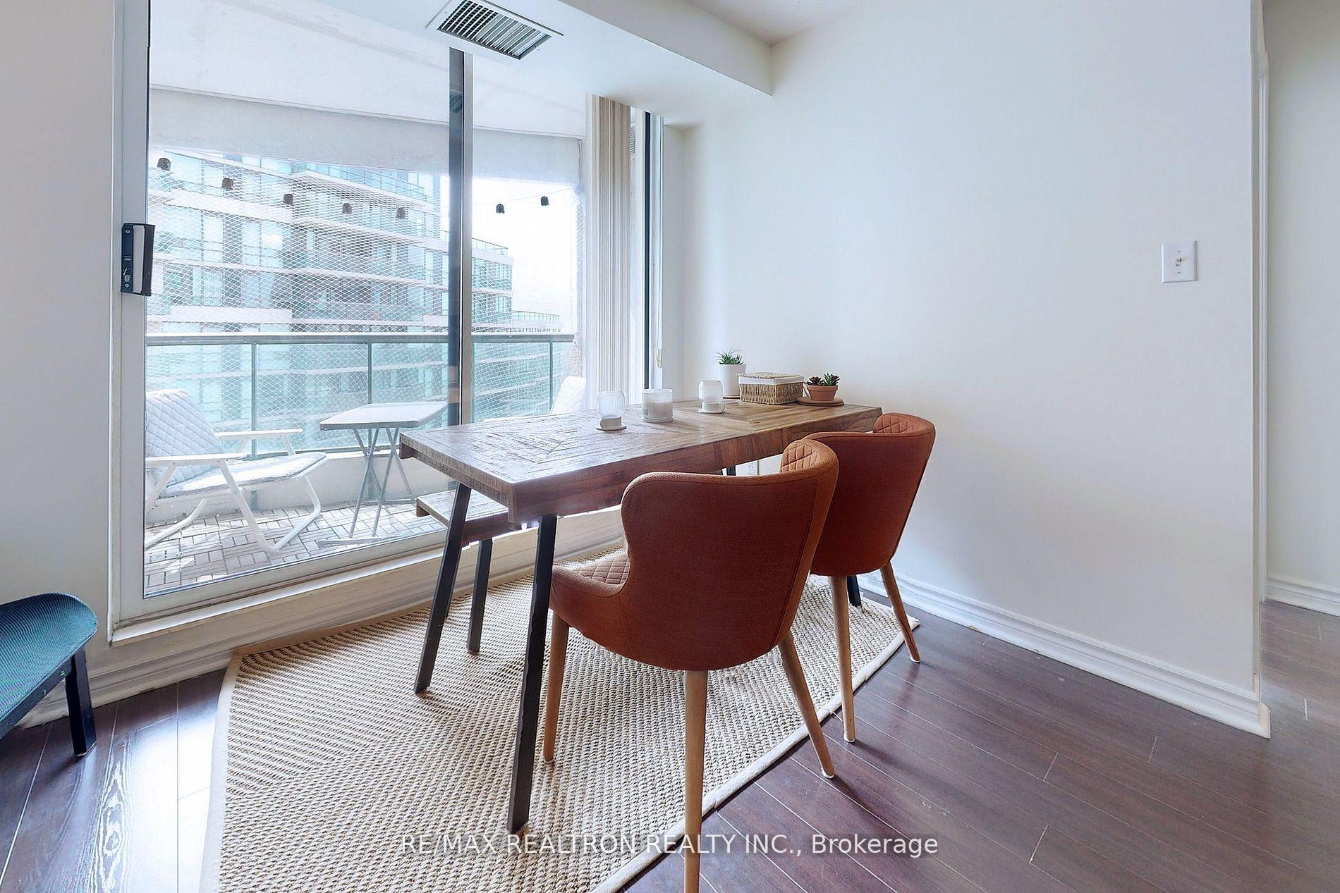 Photo 11 of Unit 2009, 7 Lorraine Drive, North York, Willowdale West — HOMEH