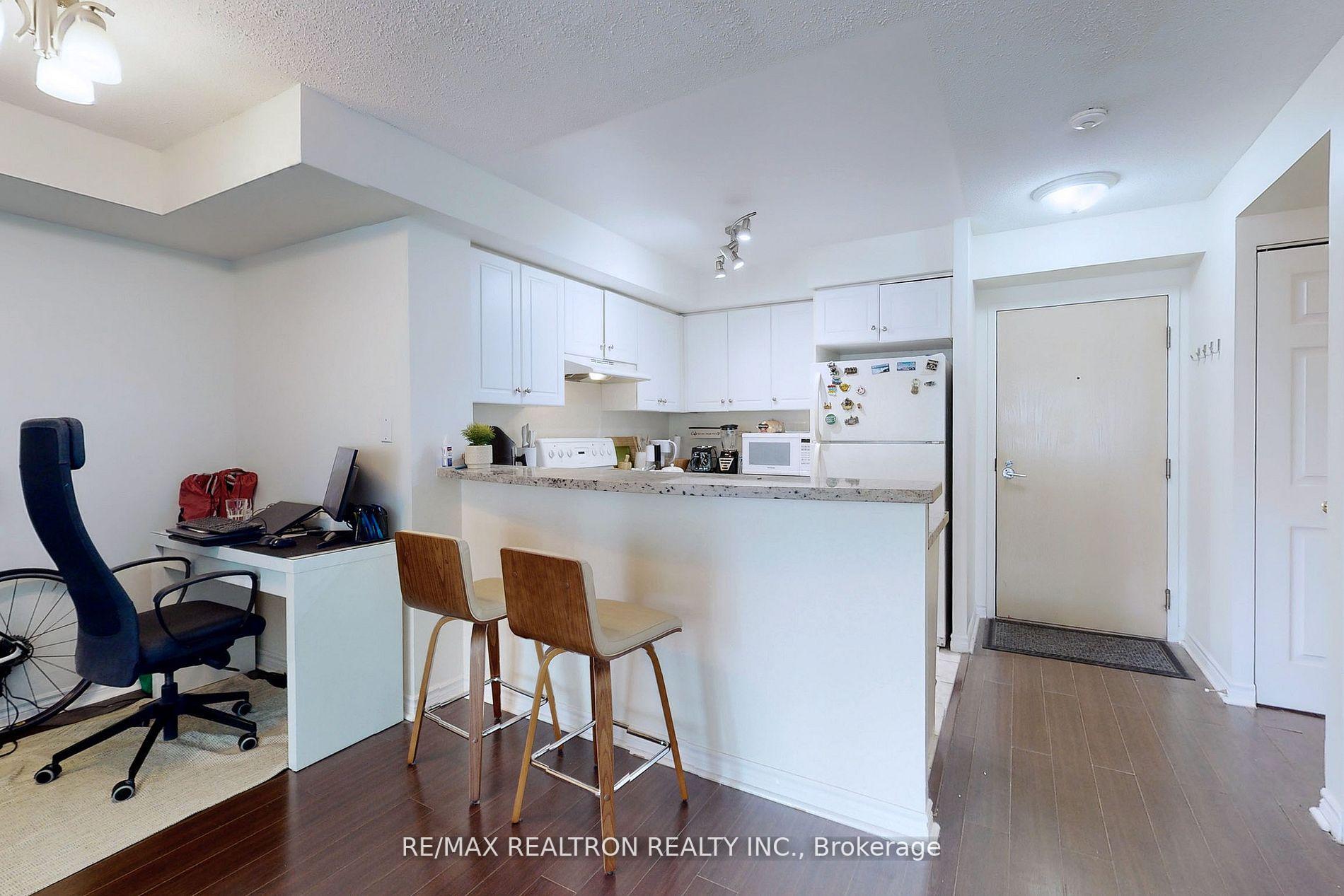 Photo 15 of Unit 2009, 7 Lorraine Drive, North York, Willowdale West — HOMEH