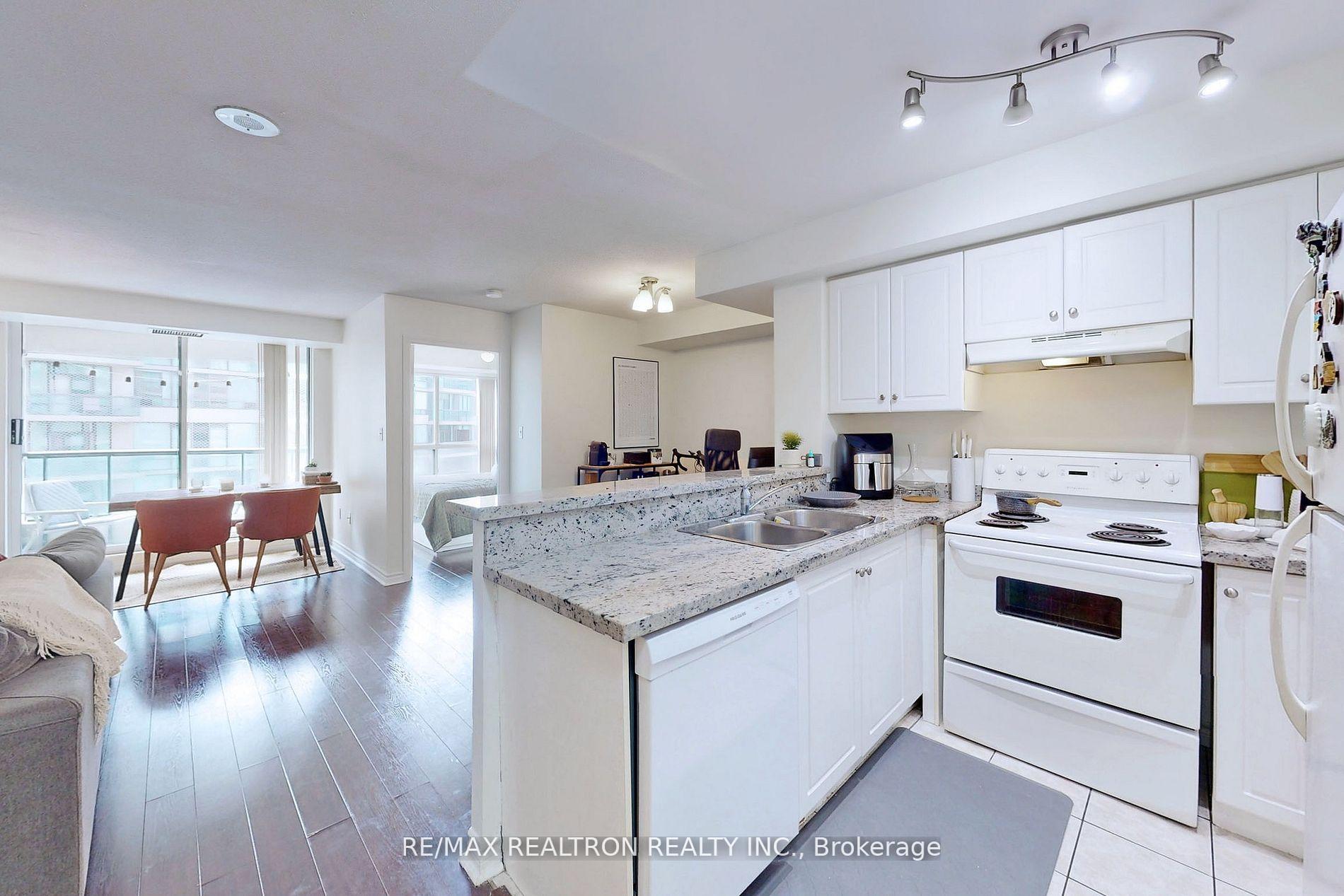 Photo 16 of Unit 2009, 7 Lorraine Drive, North York, Willowdale West — HOMEH
