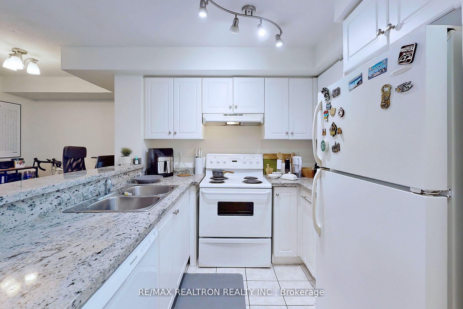 Photo 17 of Unit 2009, 7 Lorraine Drive, North York, Willowdale West — HOMEH