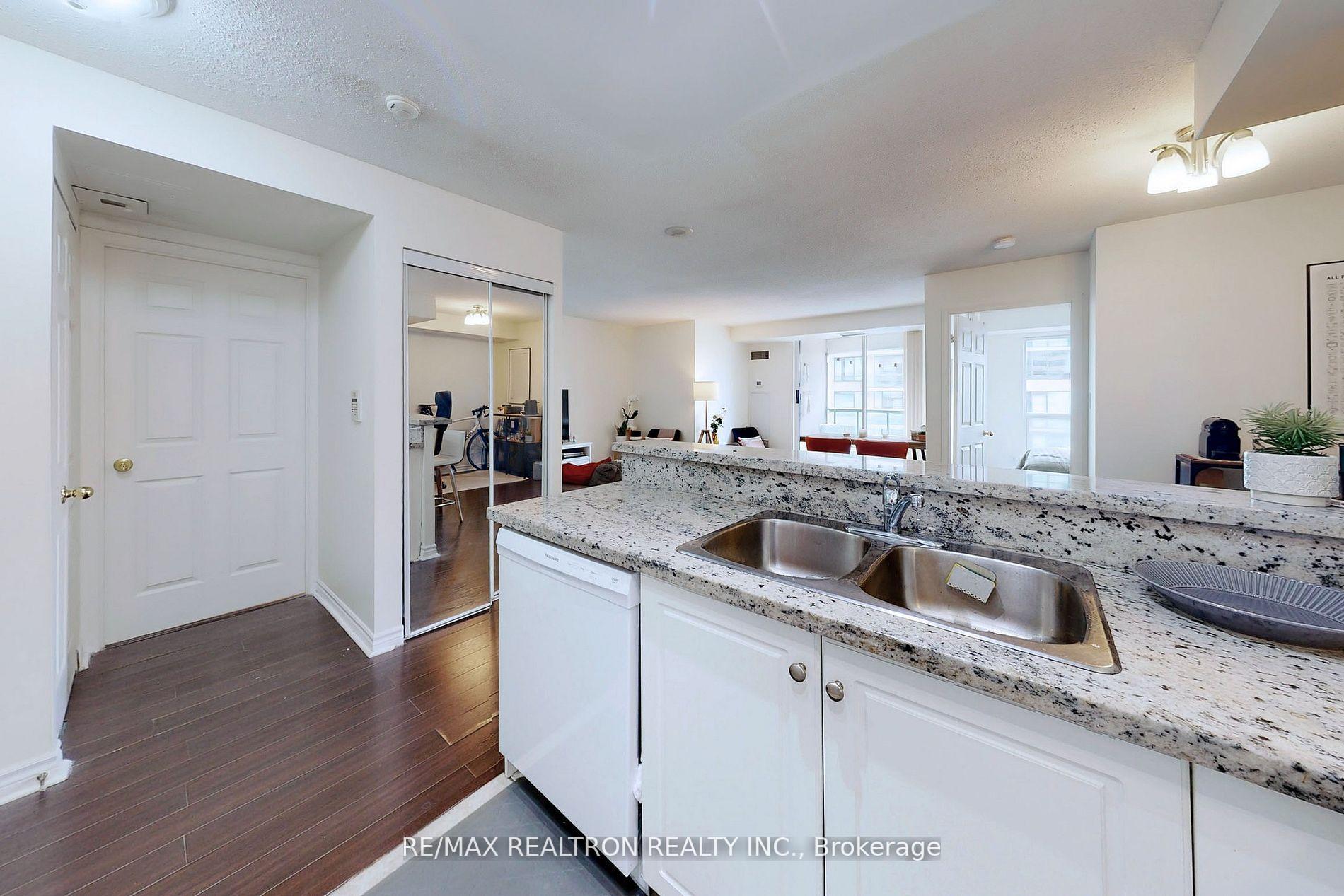 Photo 18 of Unit 2009, 7 Lorraine Drive, North York, Willowdale West — HOMEH