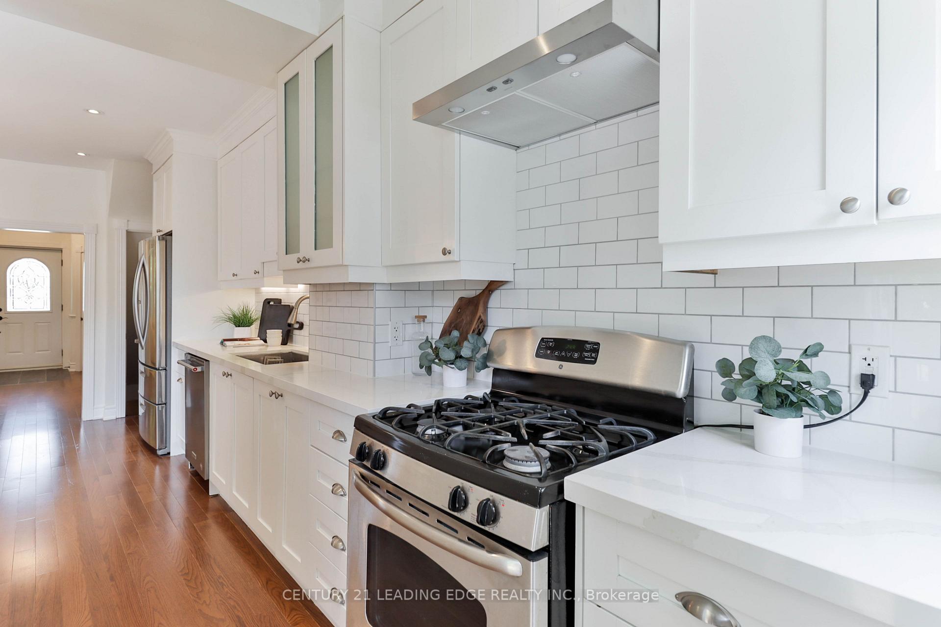 Photo 13 of 158 Parkmount Road, Toronto, Greenwood-Coxwell — HOMEH