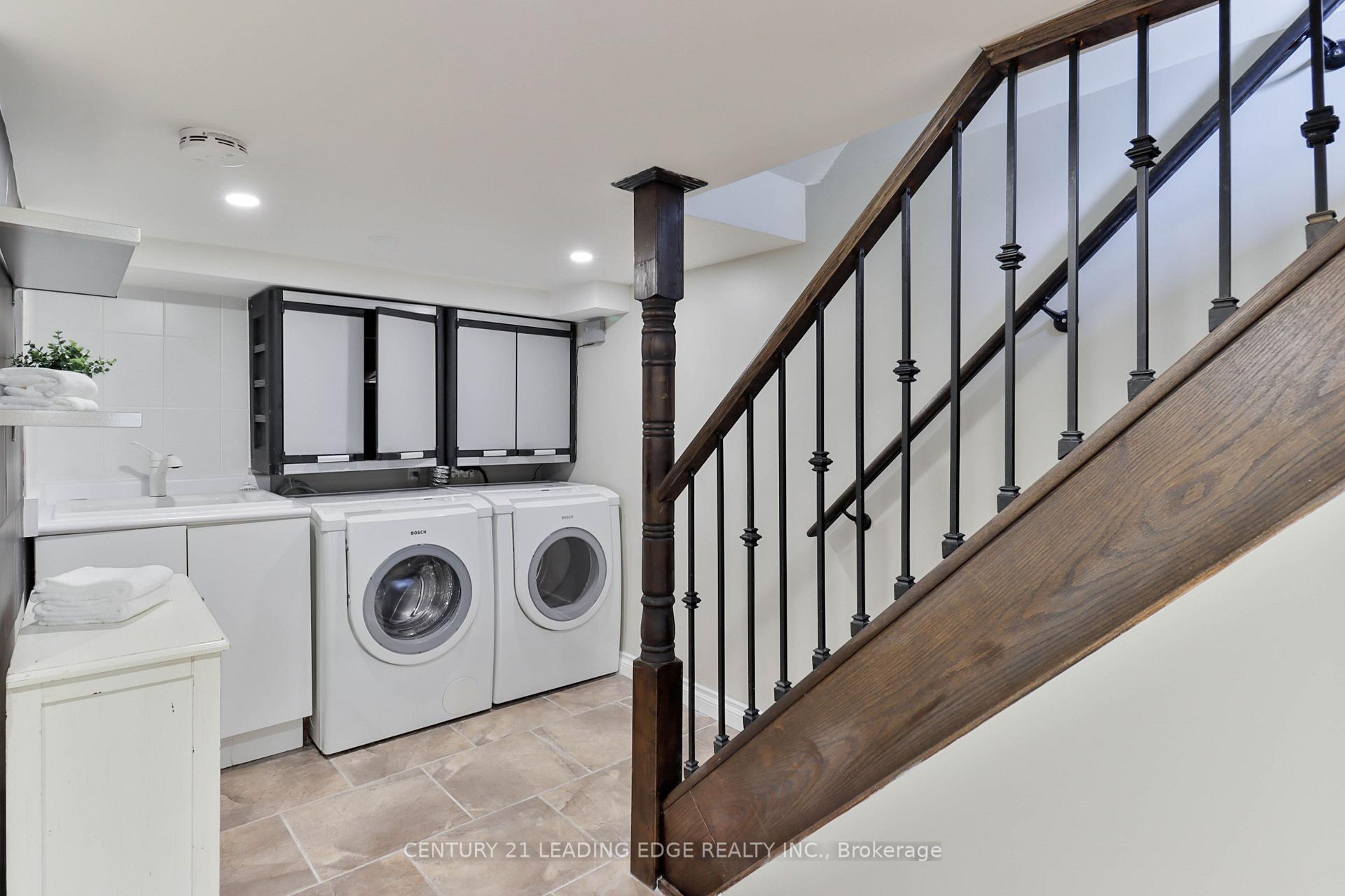 Photo 27 of 158 Parkmount Road, Toronto, Greenwood-Coxwell — HOMEH