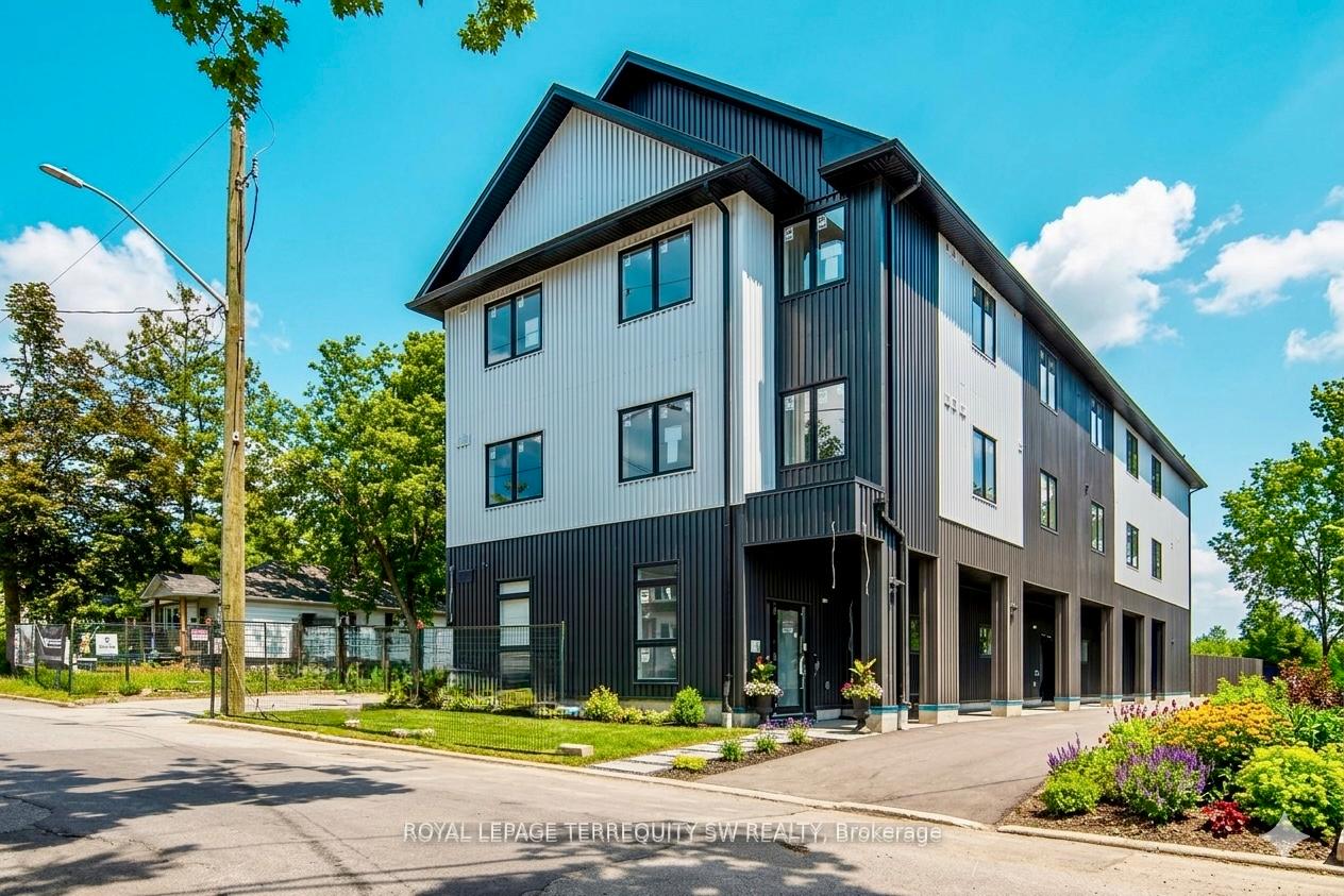 Photo 2 of Unit 301, 145 Clapperton Street, Barrie, Wellington — HOMEH