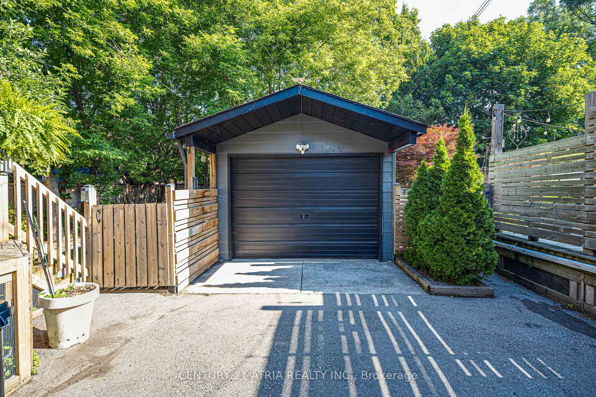 Photo 32 of 36 Miles Road, Etobicoke, Mimico — HOMEH