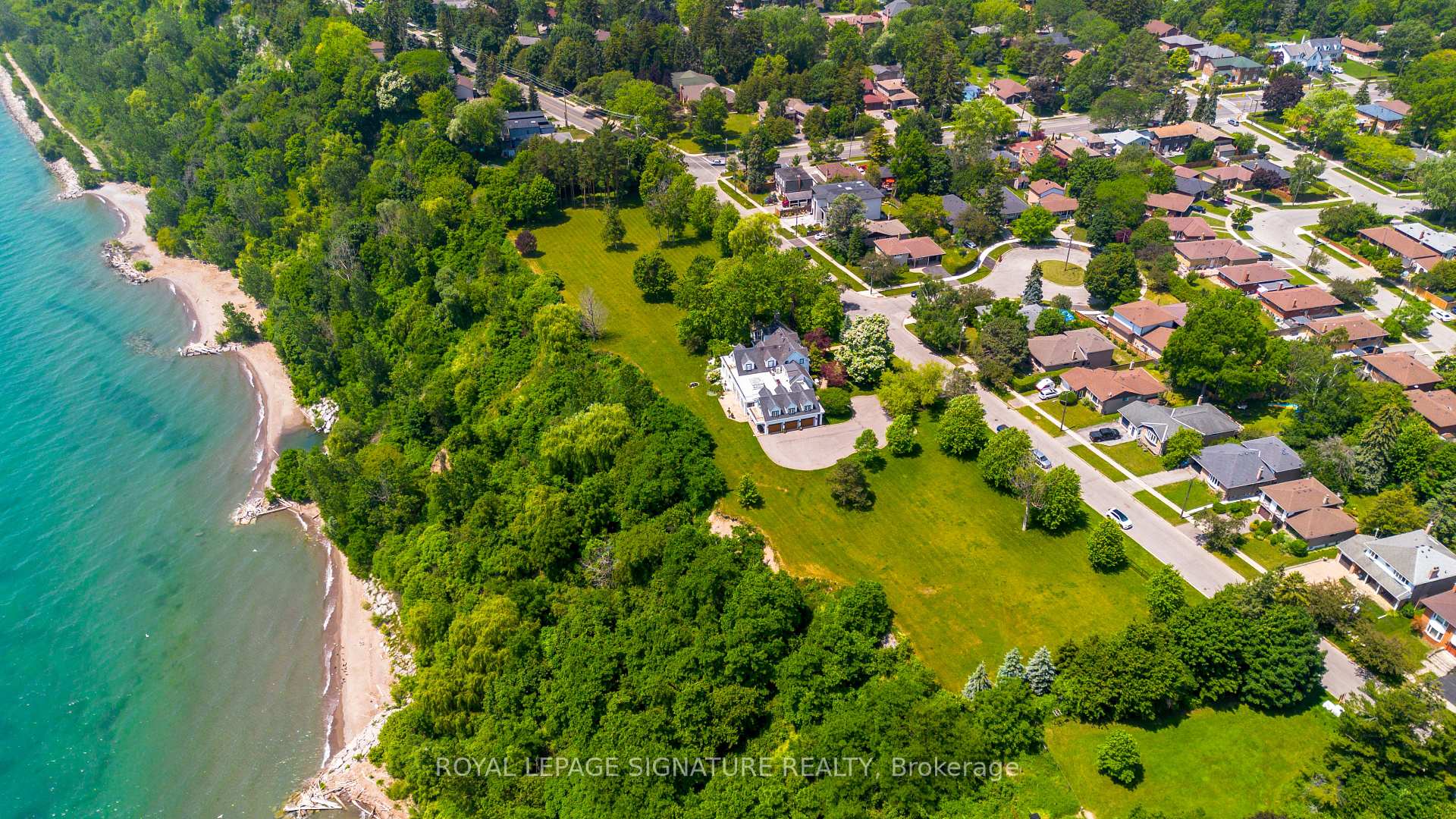 Photo 3 of 220 Greyabbey Trail, Scarborough, Guildwood — HOMEH