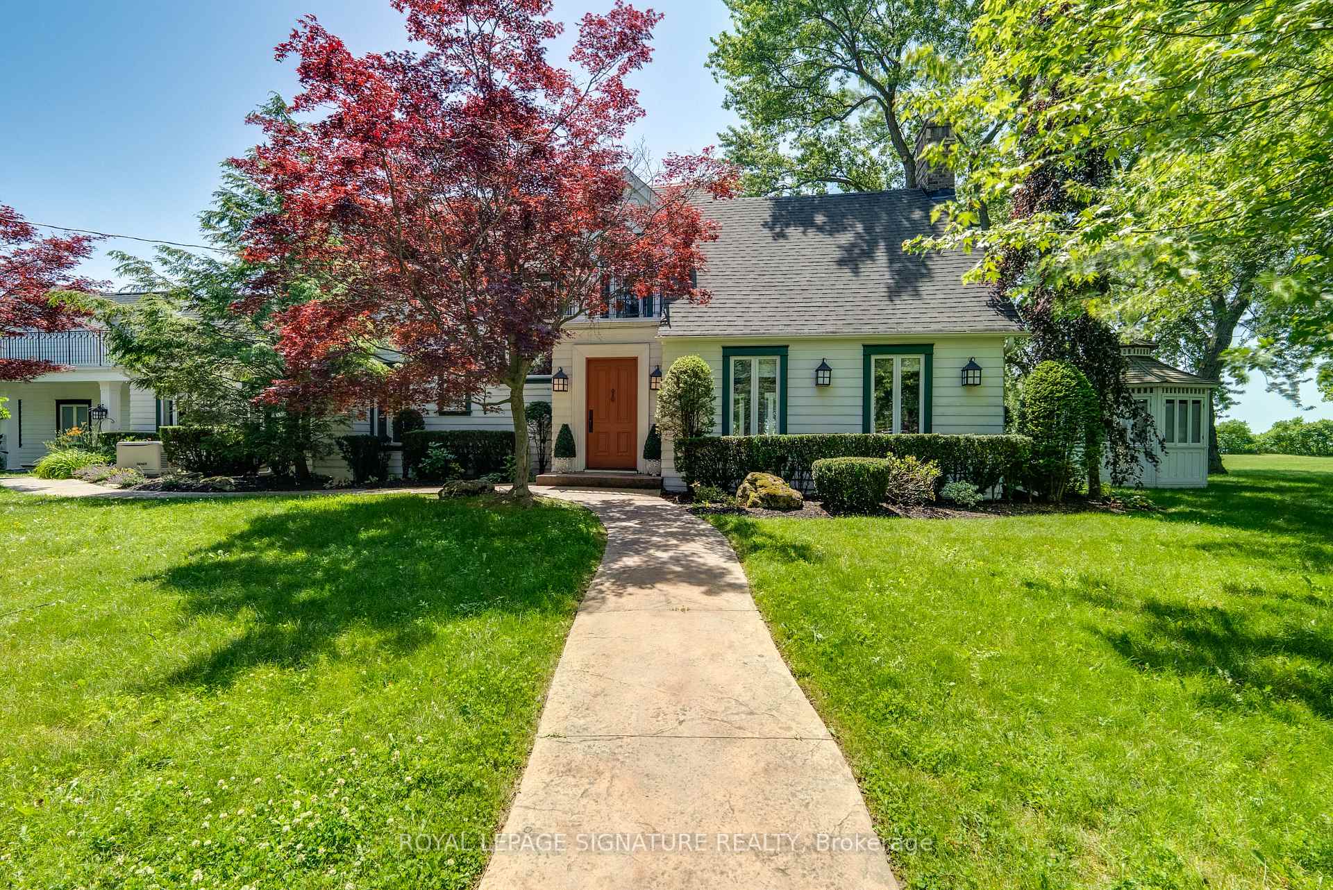 Photo 4 of 220 Greyabbey Trail, Scarborough, Guildwood — HOMEH