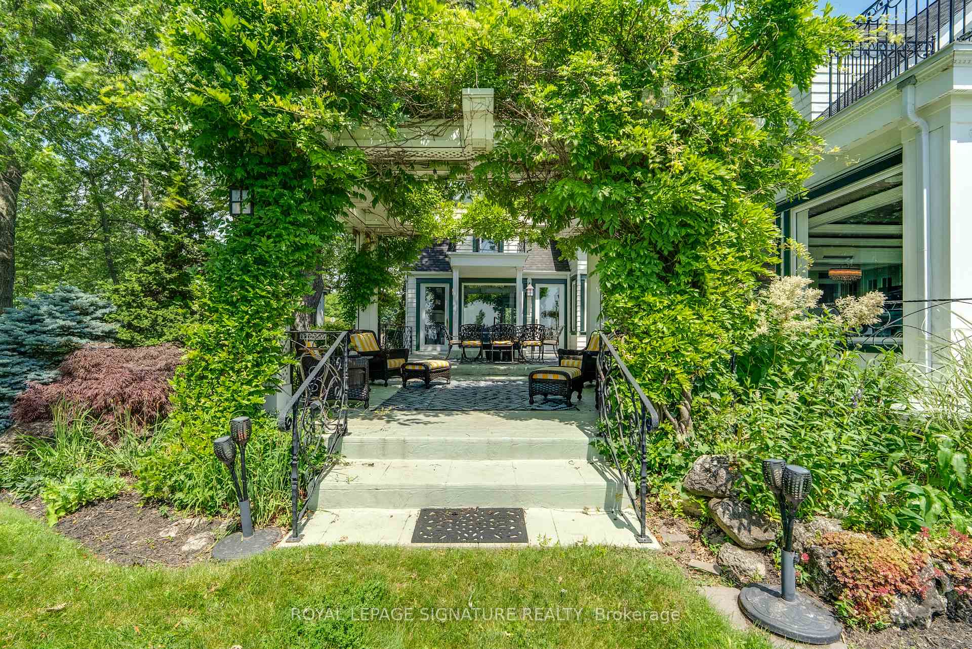 Photo 41 of 220 Greyabbey Trail, Scarborough, Guildwood — HOMEH