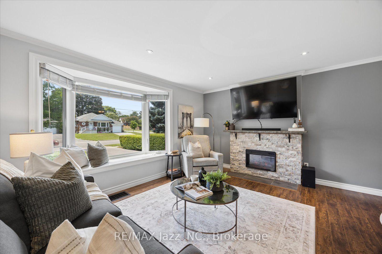 Photo 11 of 793 Grierson Street, Oshawa, Centennial — HOMEH
