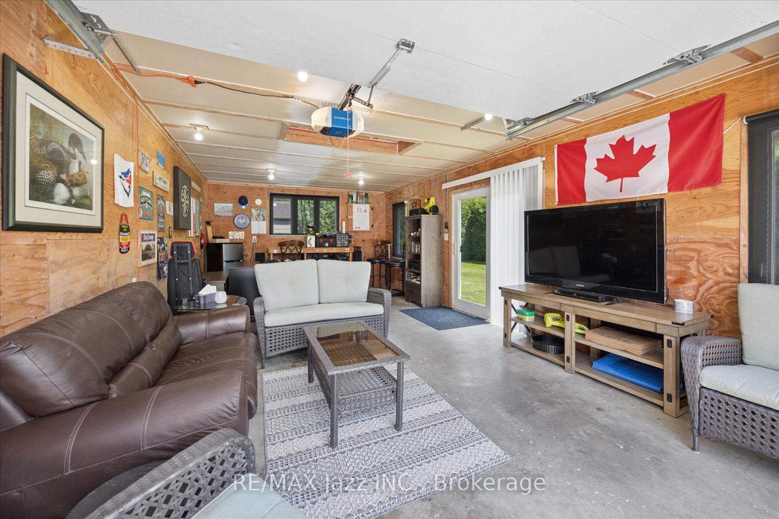 Photo 24 of 793 Grierson Street, Oshawa, Centennial — HOMEH