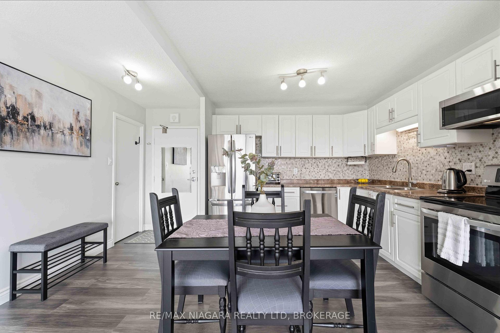 Photo 6 of Unit 1207, 7 Gale Crescent, St. Catharines, E. Chester — HOMEH