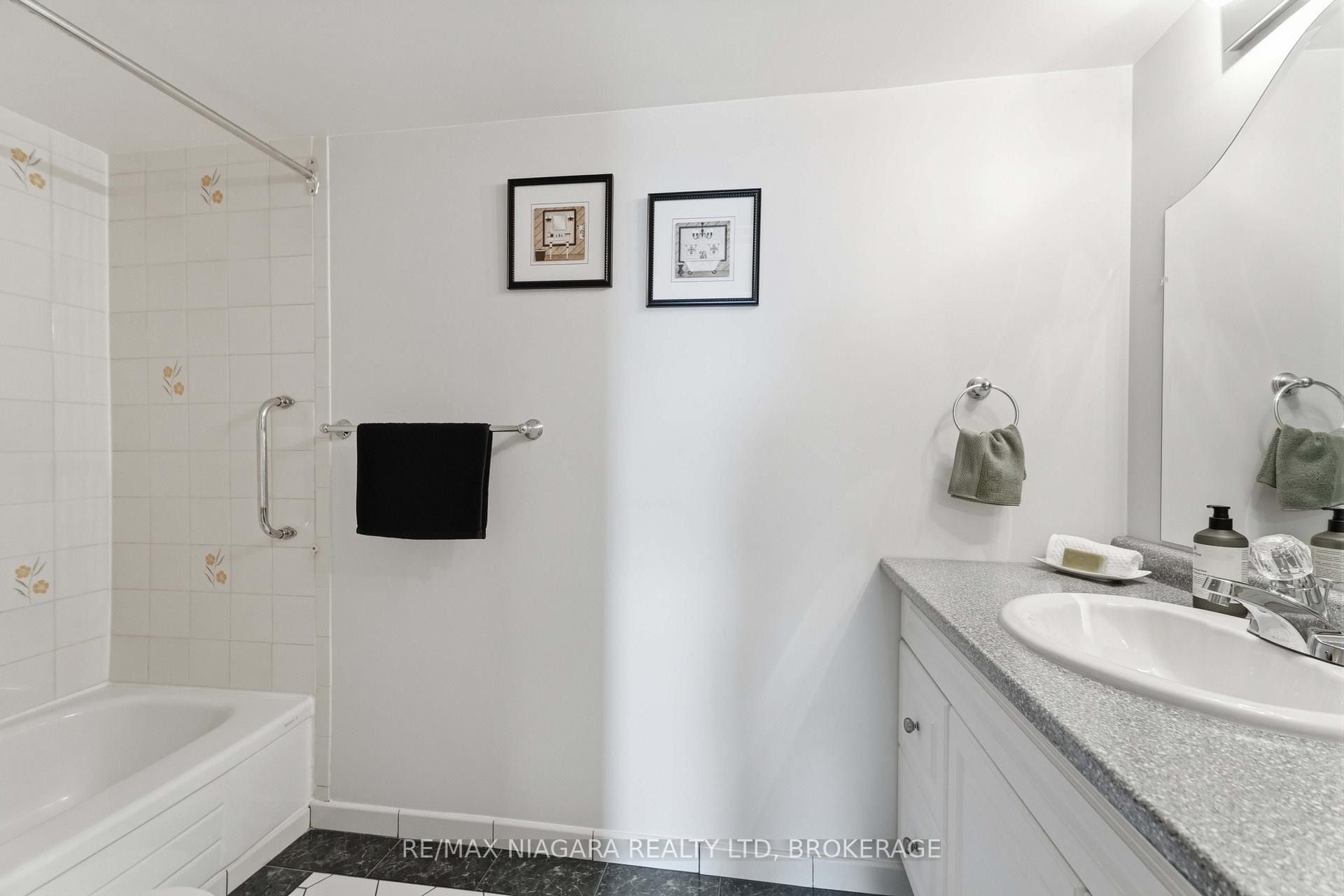 Photo 10 of Unit 1207, 7 Gale Crescent, St. Catharines, E. Chester — HOMEH