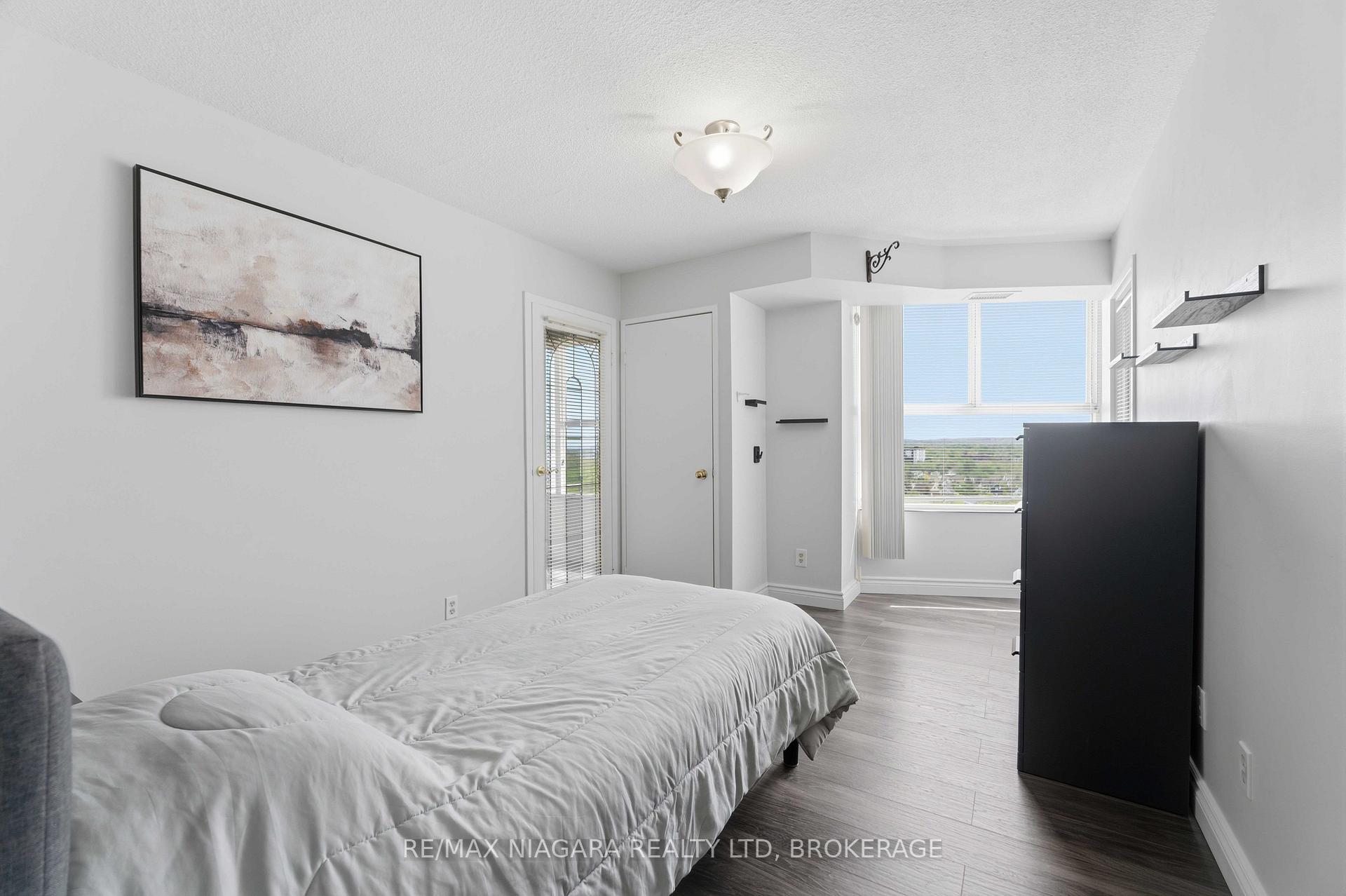 Photo 11 of Unit 1207, 7 Gale Crescent, St. Catharines, E. Chester — HOMEH