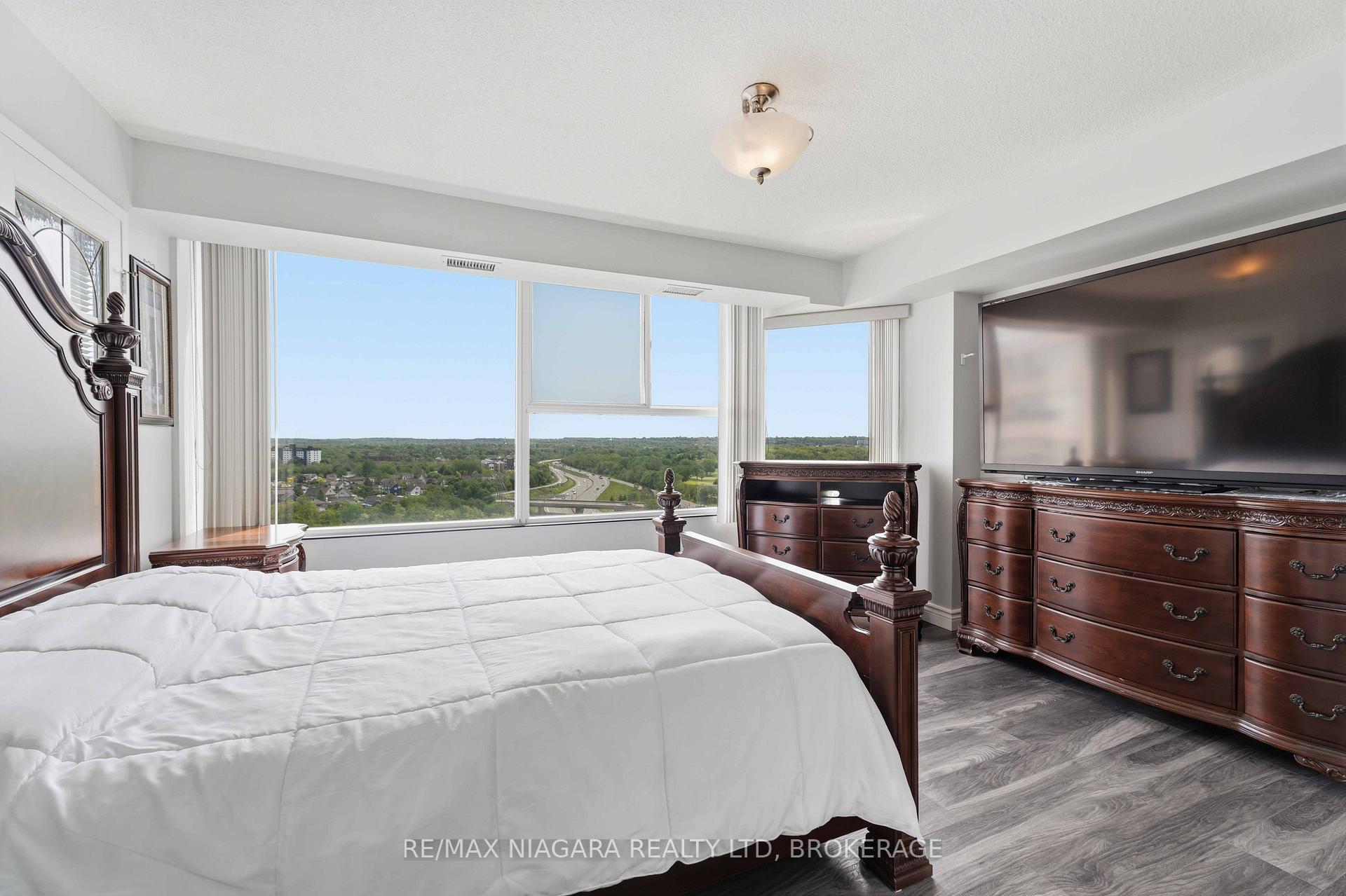 Photo 14 of Unit 1207, 7 Gale Crescent, St. Catharines, E. Chester — HOMEH
