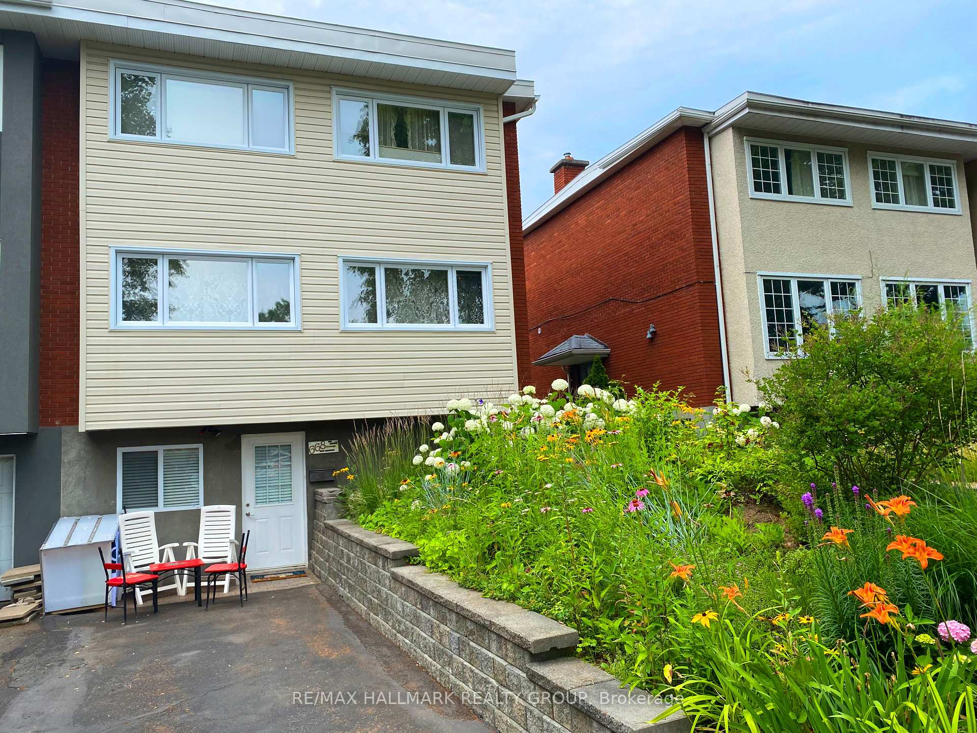 Photo 2 of Unit B, 668 Morin Street, Ottawa, Castle Heights — HOMEH