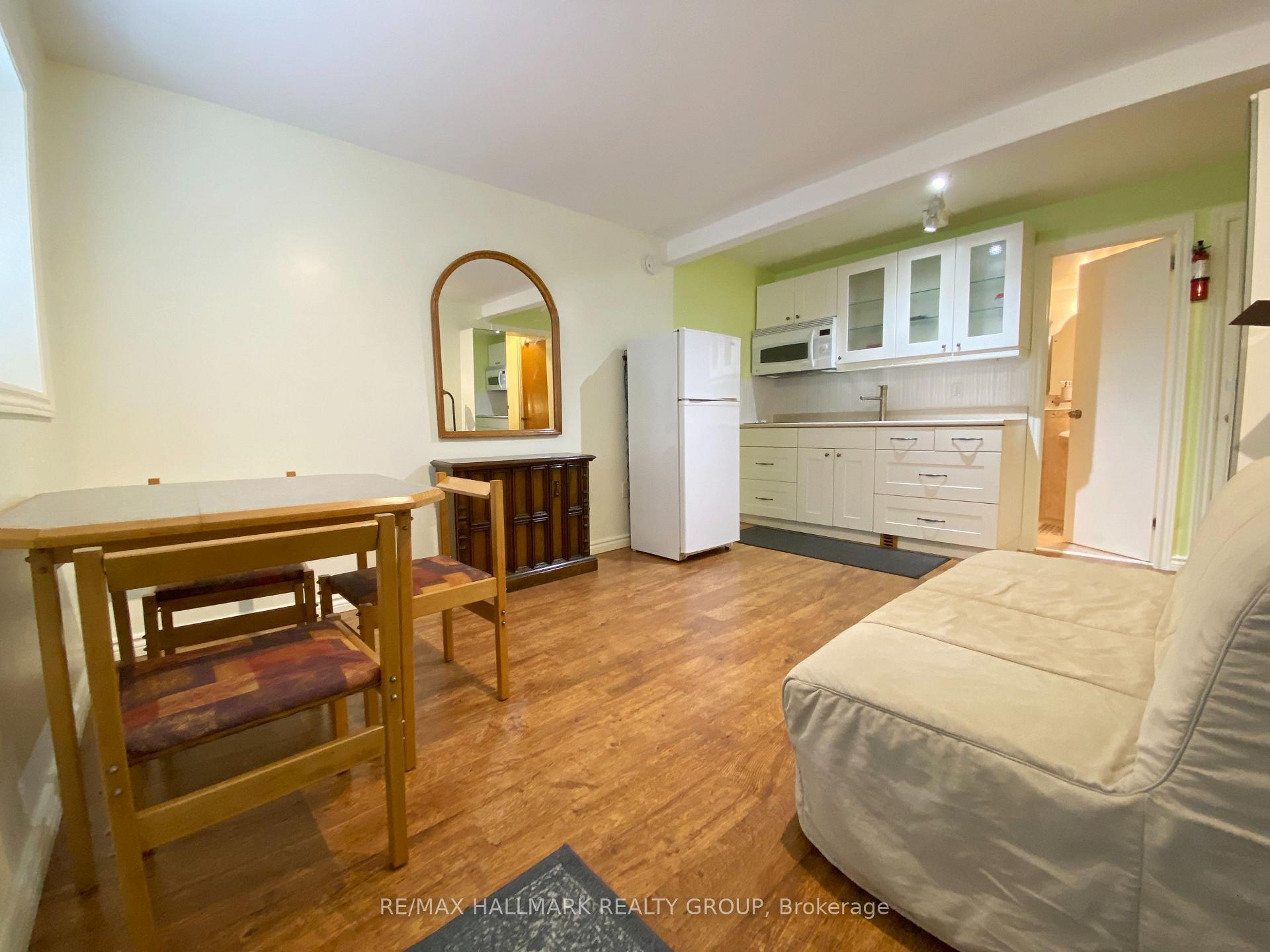 Photo 9 of Unit B, 668 Morin Street, Ottawa, Castle Heights — HOMEH