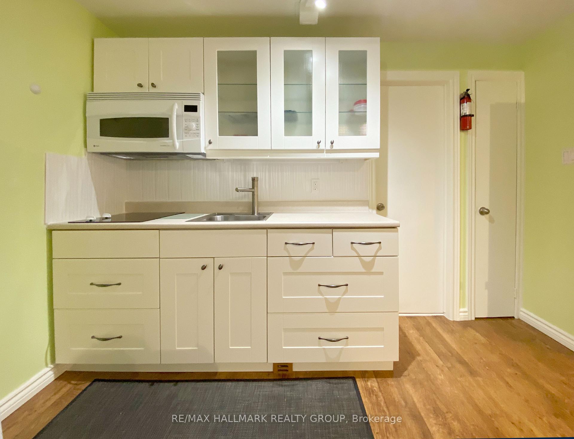 Photo 12 of Unit B, 668 Morin Street, Ottawa, Castle Heights — HOMEH