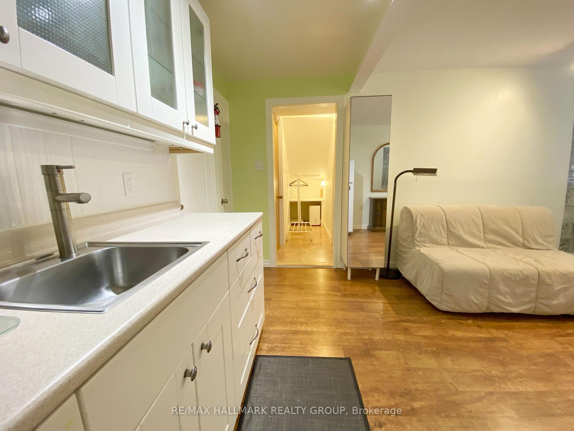 Photo 14 of Unit B, 668 Morin Street, Ottawa, Castle Heights — HOMEH