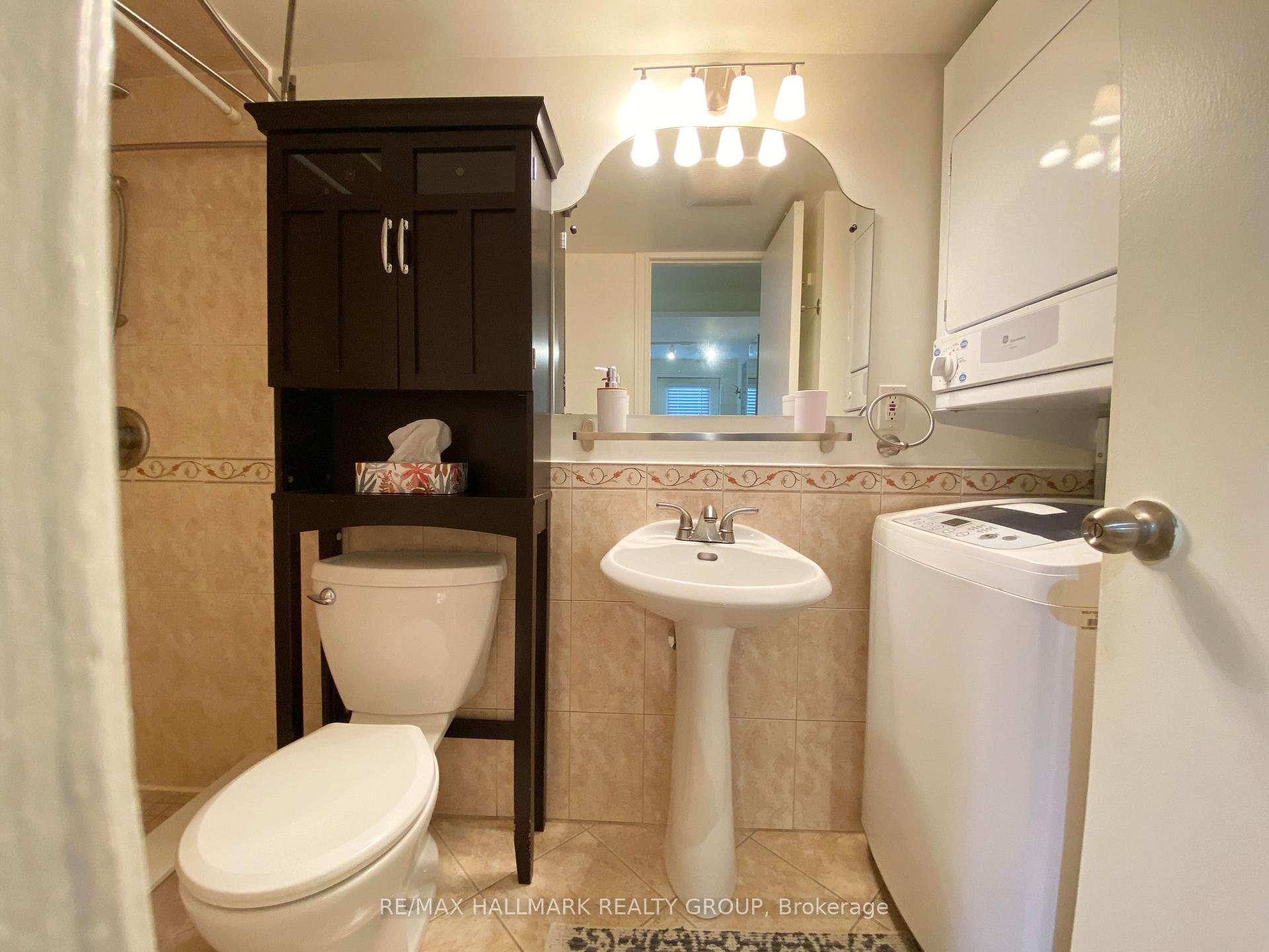 Photo 16 of Unit B, 668 Morin Street, Ottawa, Castle Heights — HOMEH