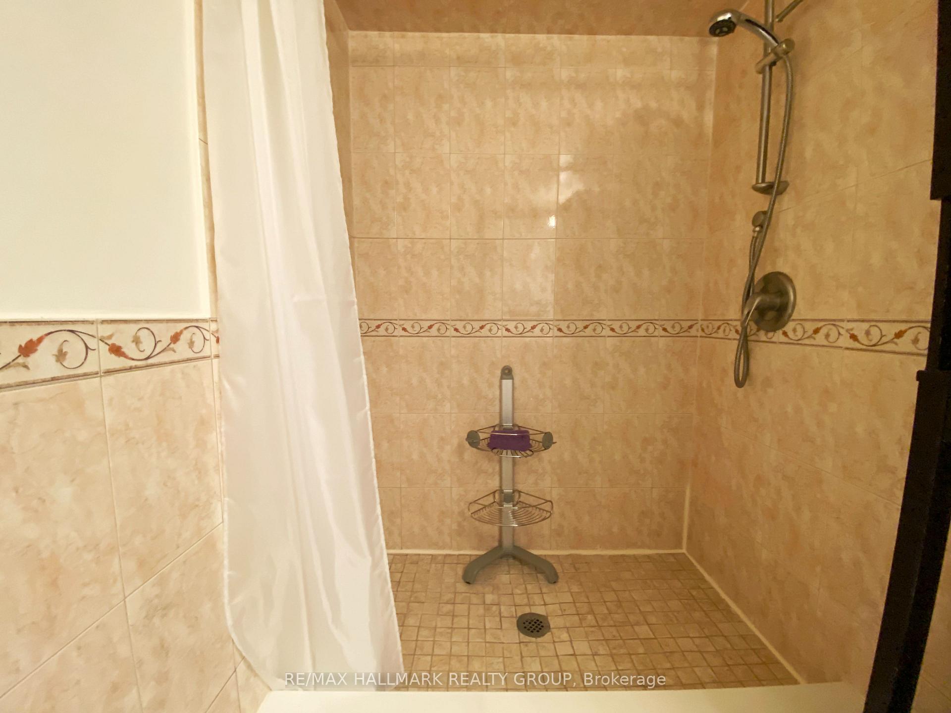 Photo 18 of Unit B, 668 Morin Street, Ottawa, Castle Heights — HOMEH