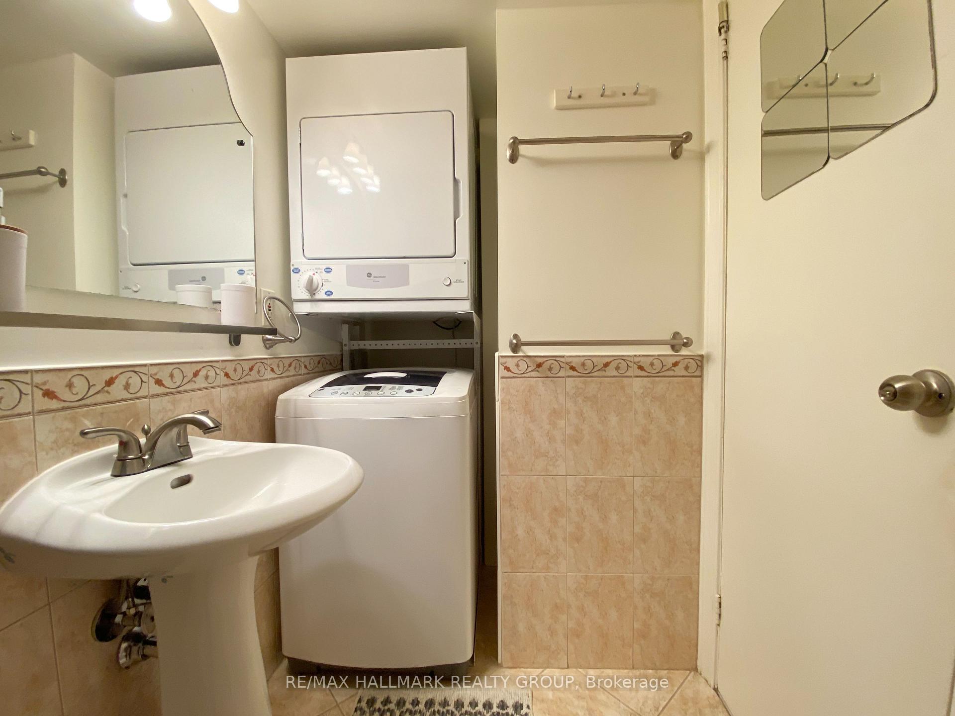 Photo 19 of Unit B, 668 Morin Street, Ottawa, Castle Heights — HOMEH