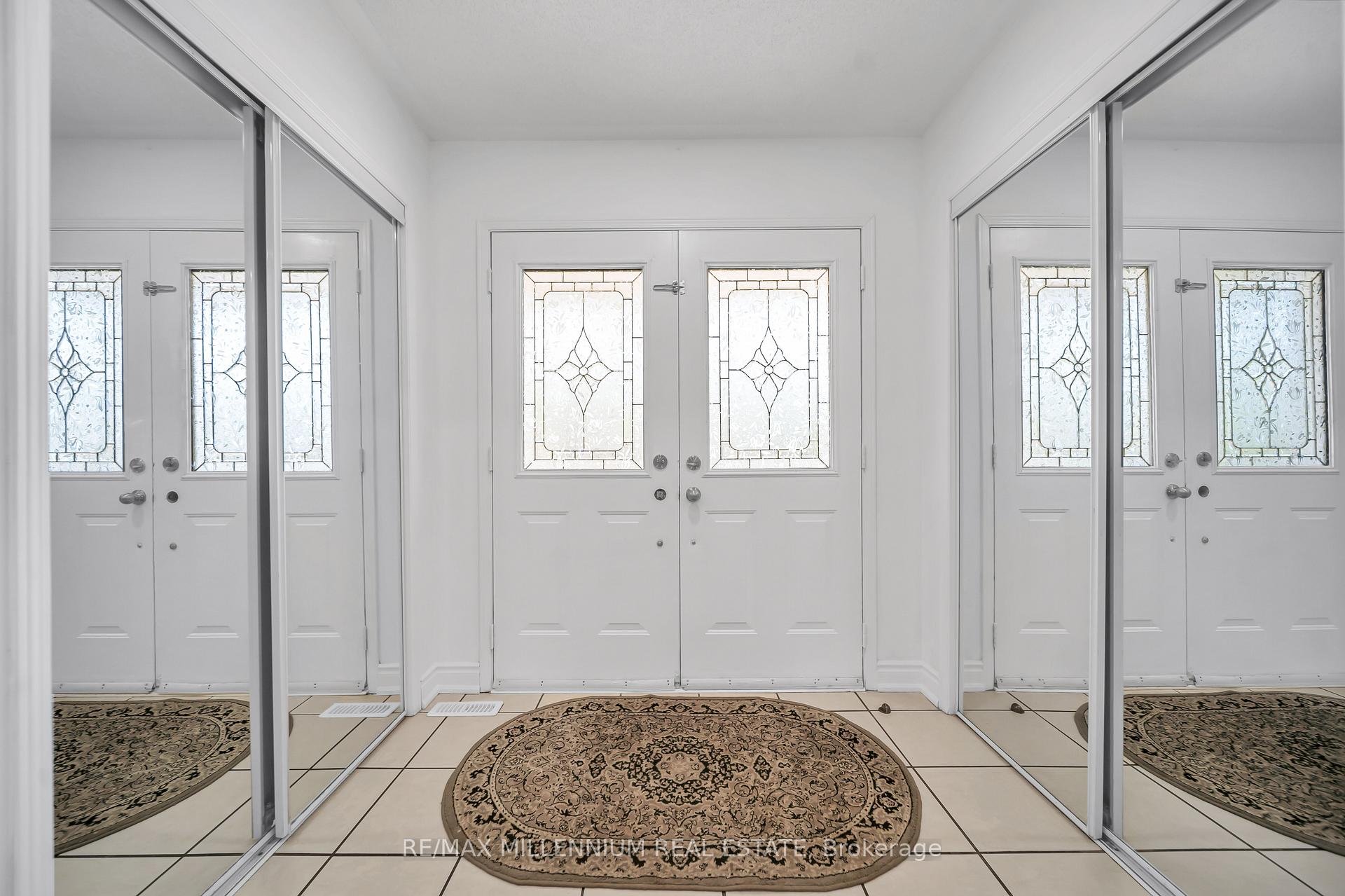 Photo 5 of 36 Allangrove Drive, Brampton, Fletcher's Meadow — HOMEH