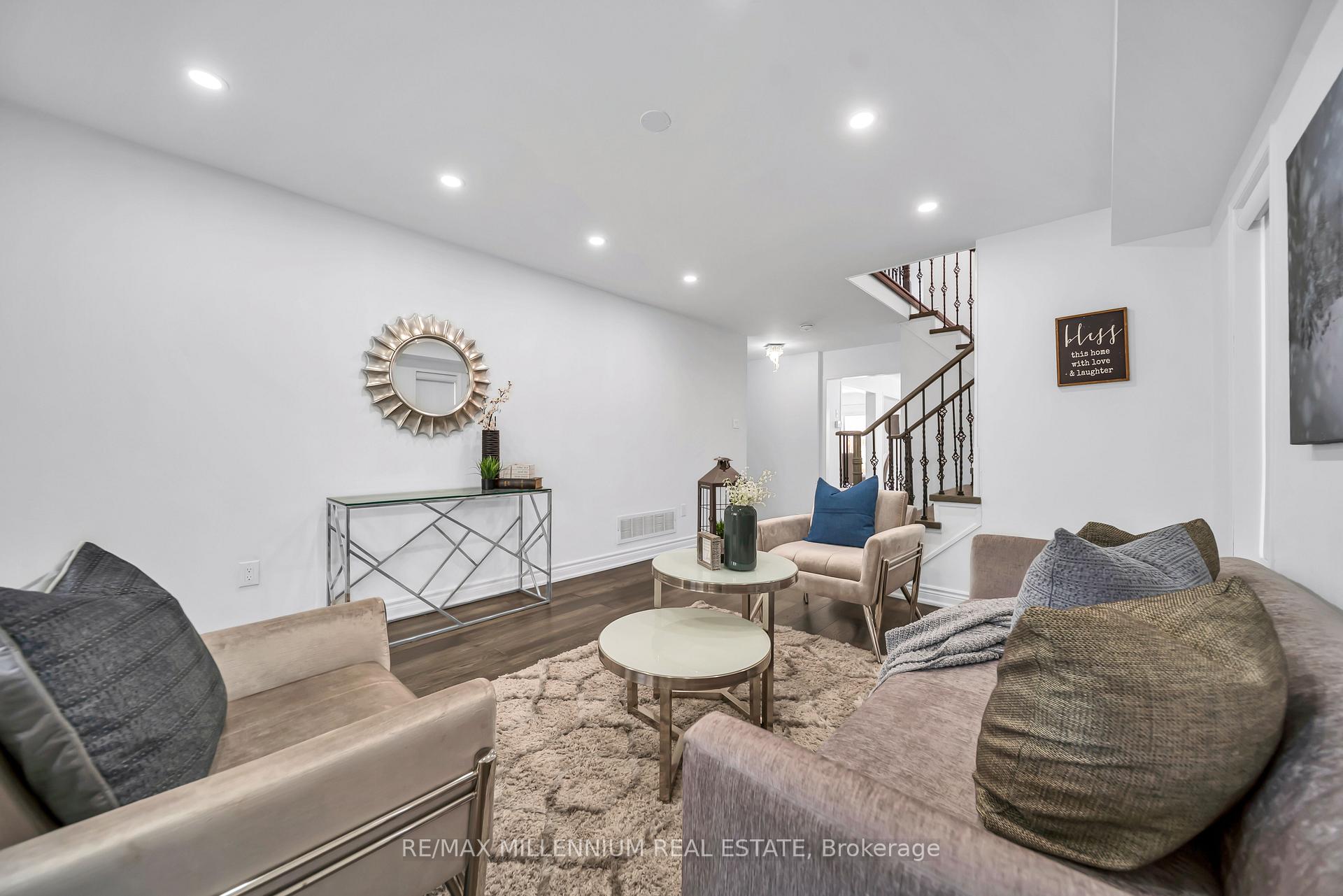 Photo 7 of 36 Allangrove Drive, Brampton, Fletcher's Meadow — HOMEH
