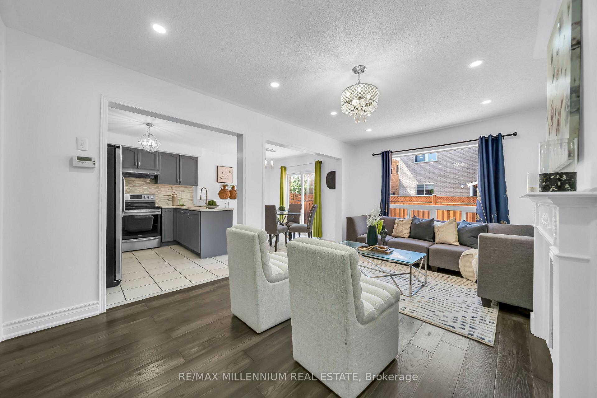 Photo 13 of 36 Allangrove Drive, Brampton, Fletcher's Meadow — HOMEH