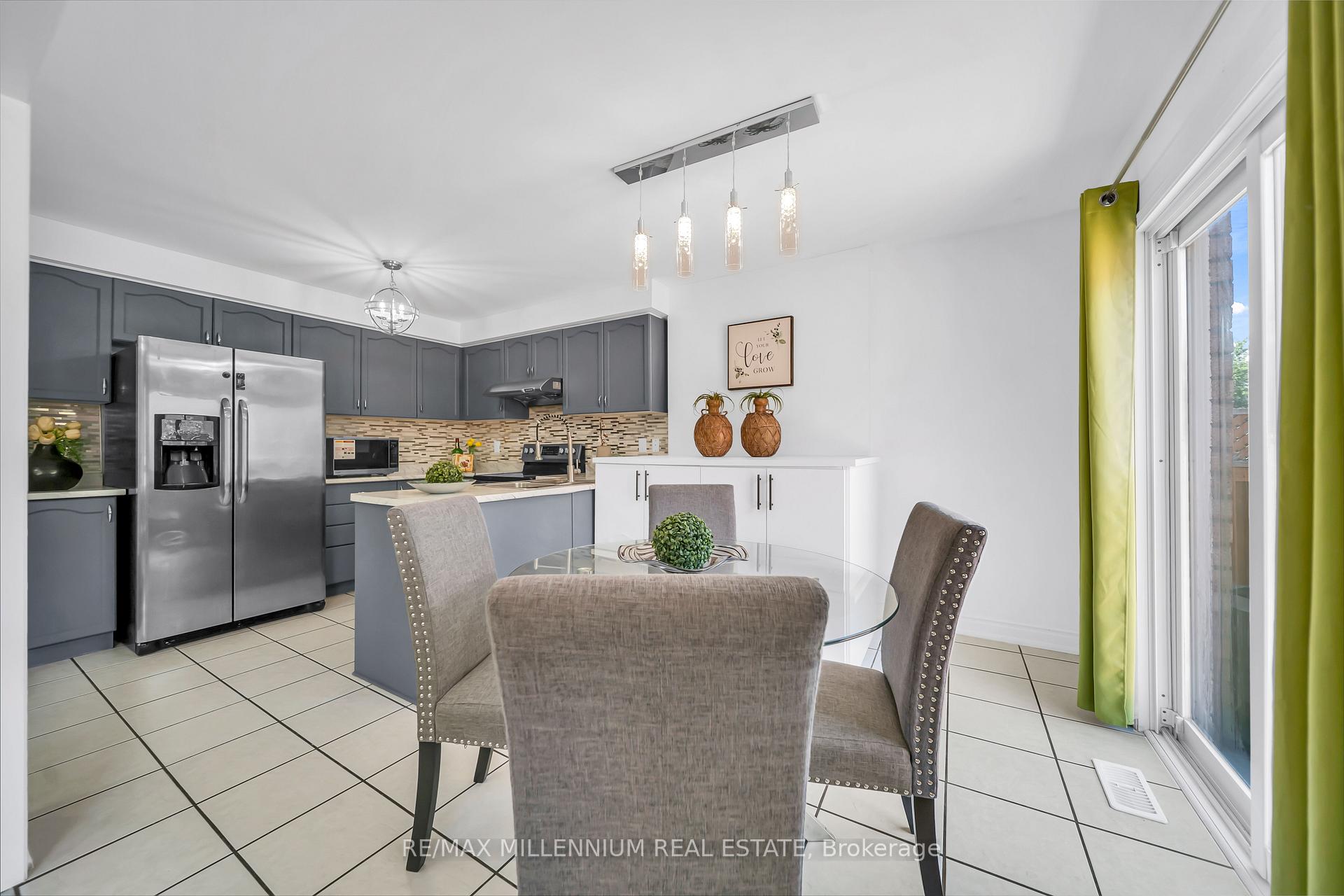 Photo 17 of 36 Allangrove Drive, Brampton, Fletcher's Meadow — HOMEH