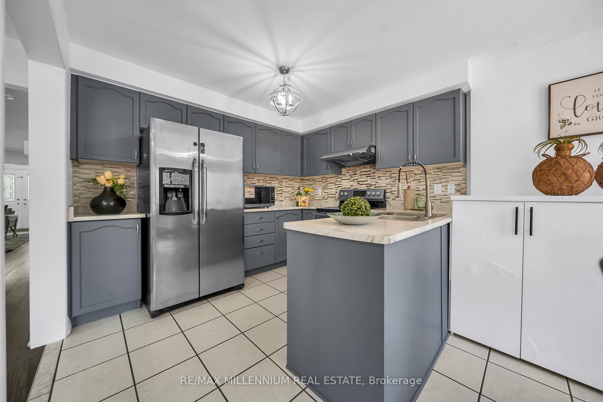 Photo 18 of 36 Allangrove Drive, Brampton, Fletcher's Meadow — HOMEH