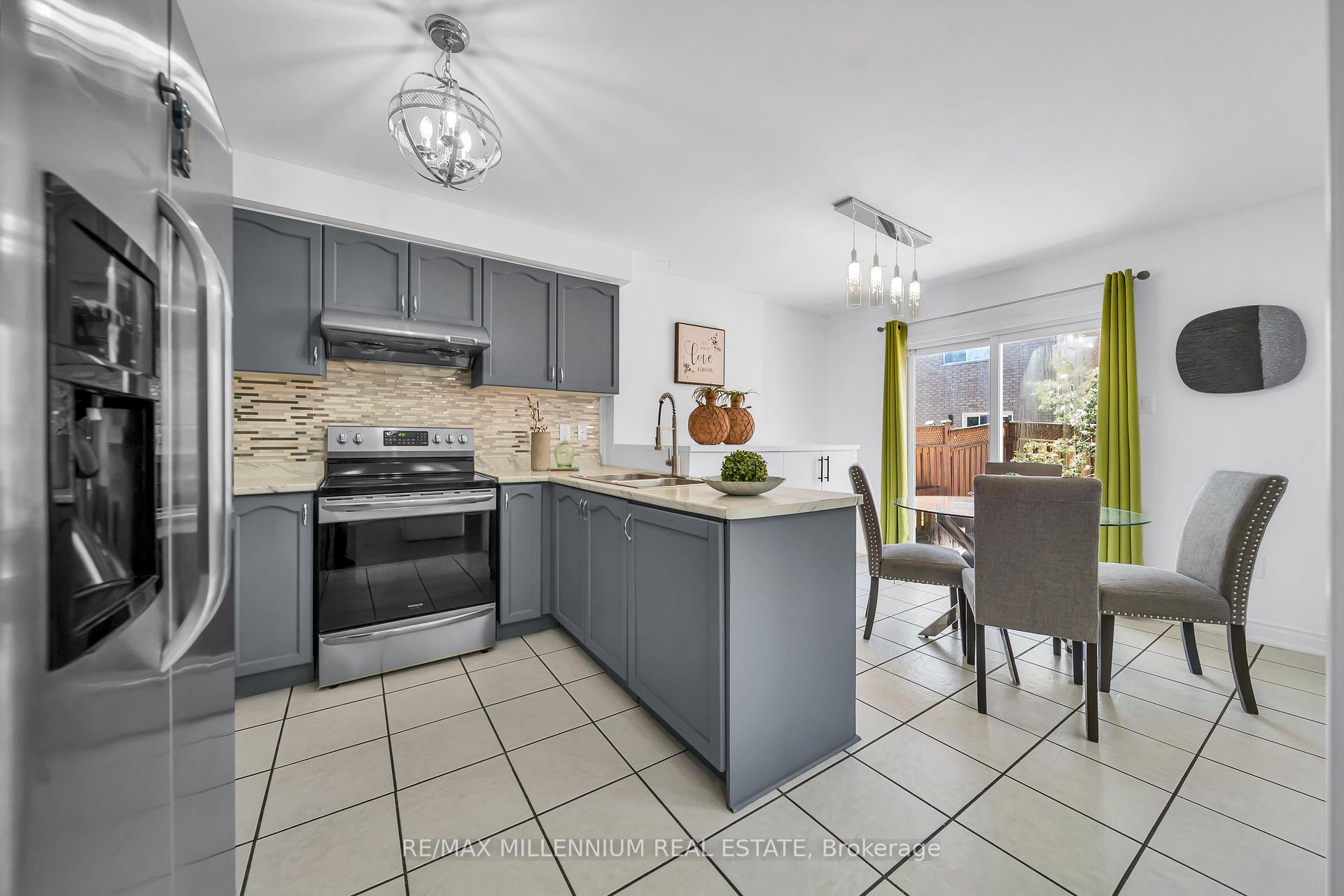 Photo 19 of 36 Allangrove Drive, Brampton, Fletcher's Meadow — HOMEH
