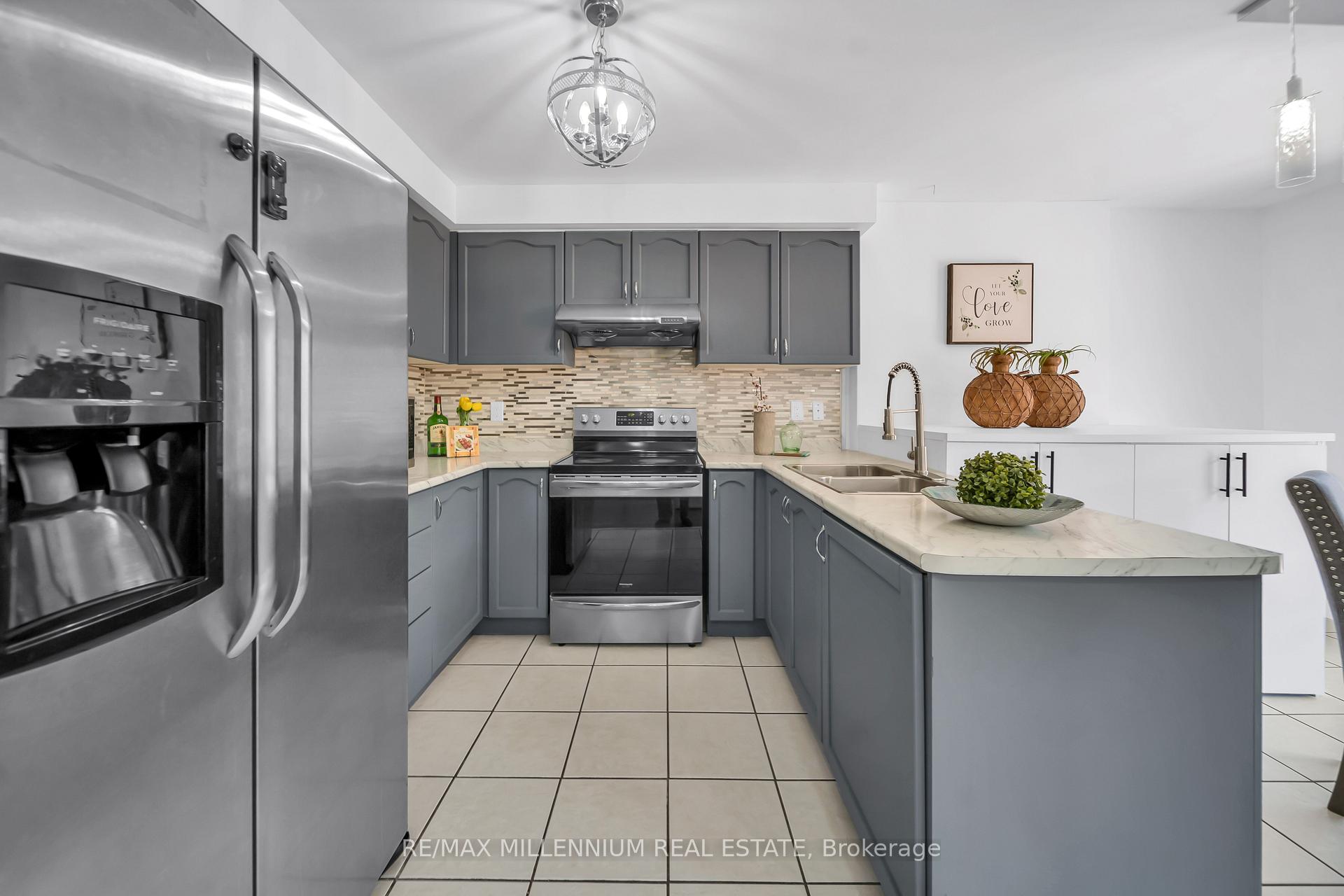 Photo 21 of 36 Allangrove Drive, Brampton, Fletcher's Meadow — HOMEH