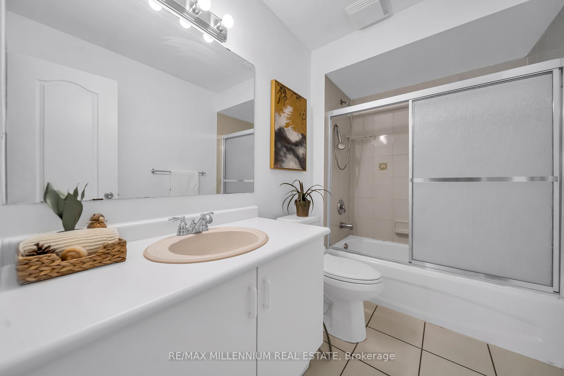 Photo 29 of 36 Allangrove Drive, Brampton, Fletcher's Meadow — HOMEH
