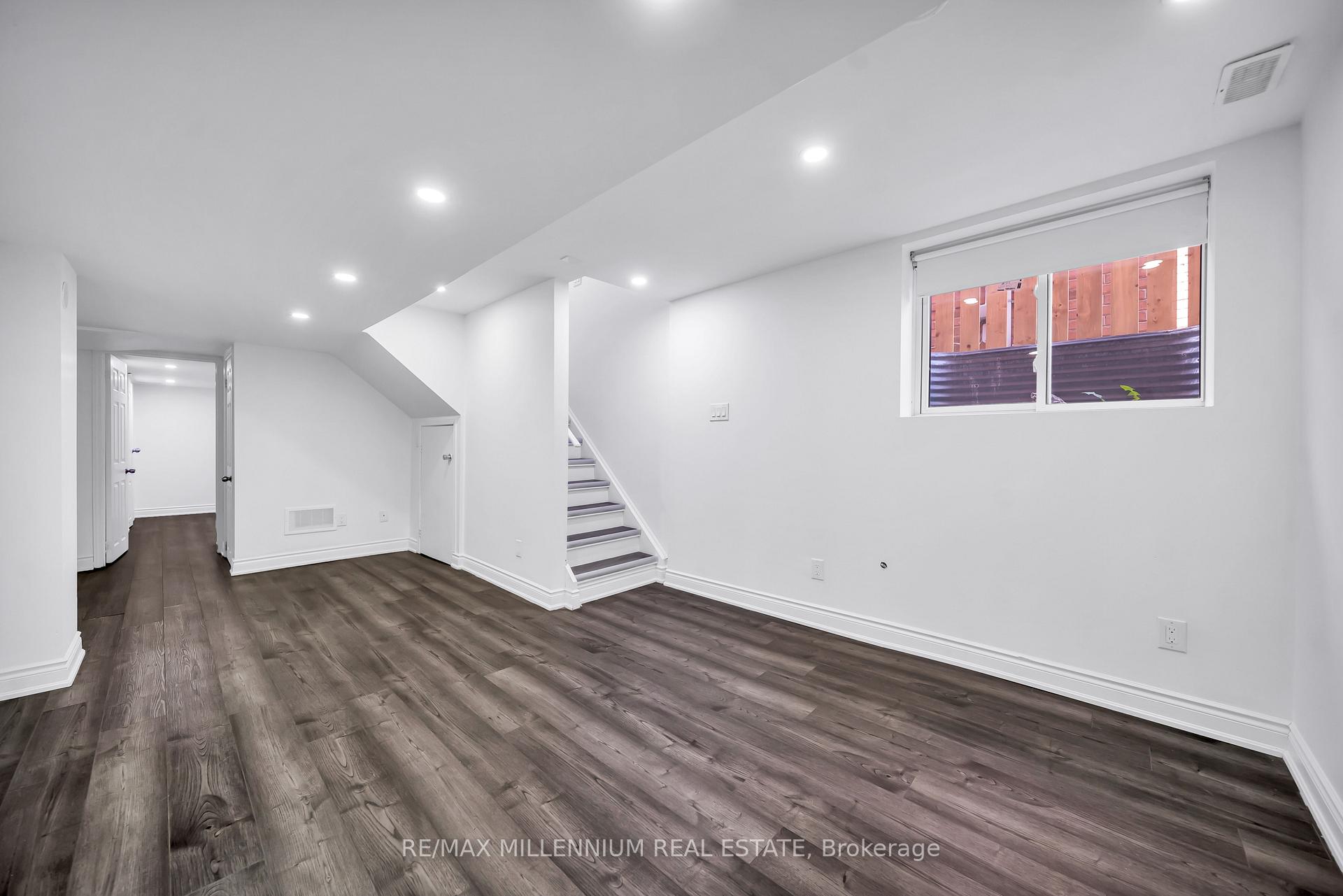 Photo 38 of 36 Allangrove Drive, Brampton, Fletcher's Meadow — HOMEH