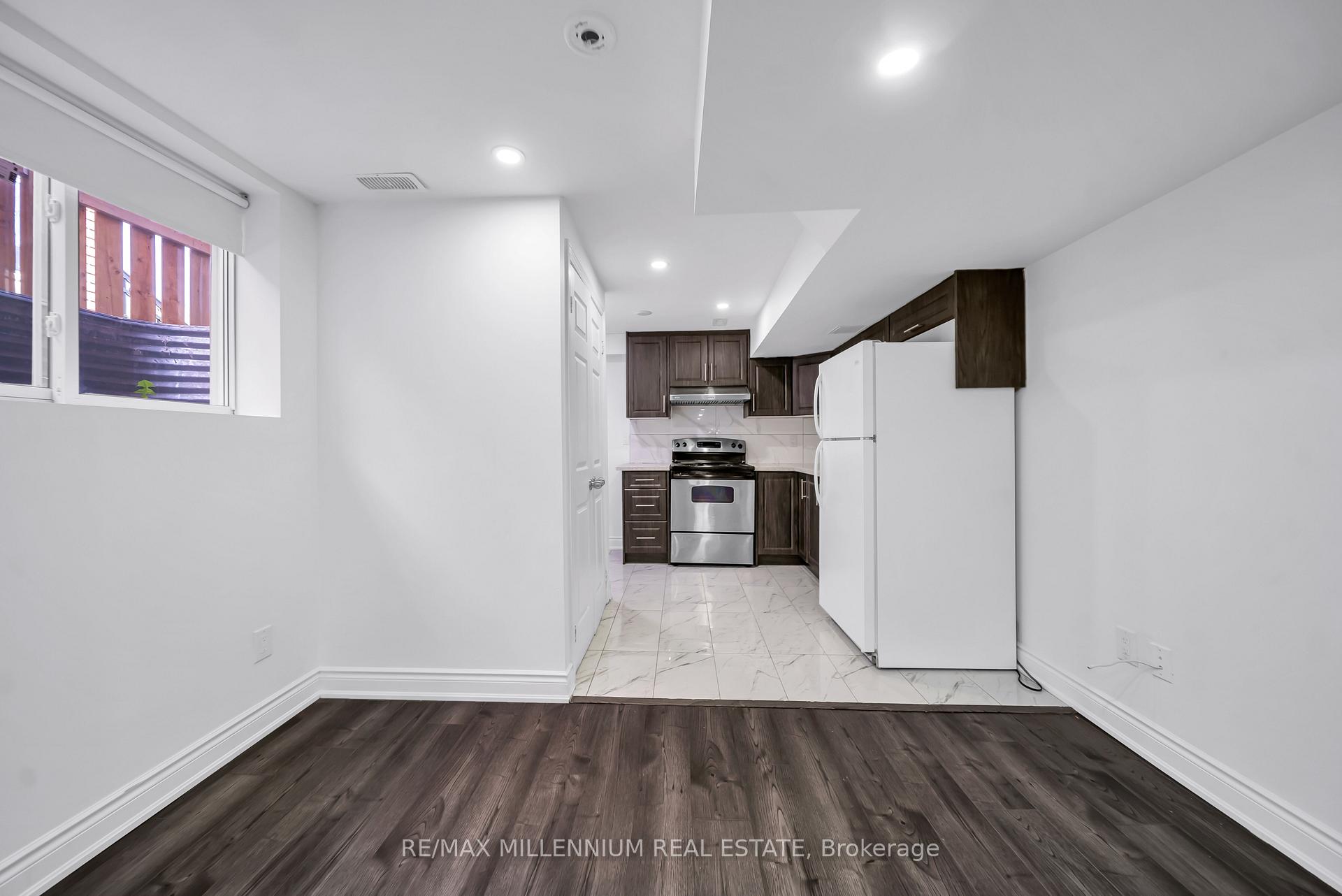 Photo 40 of 36 Allangrove Drive, Brampton, Fletcher's Meadow — HOMEH