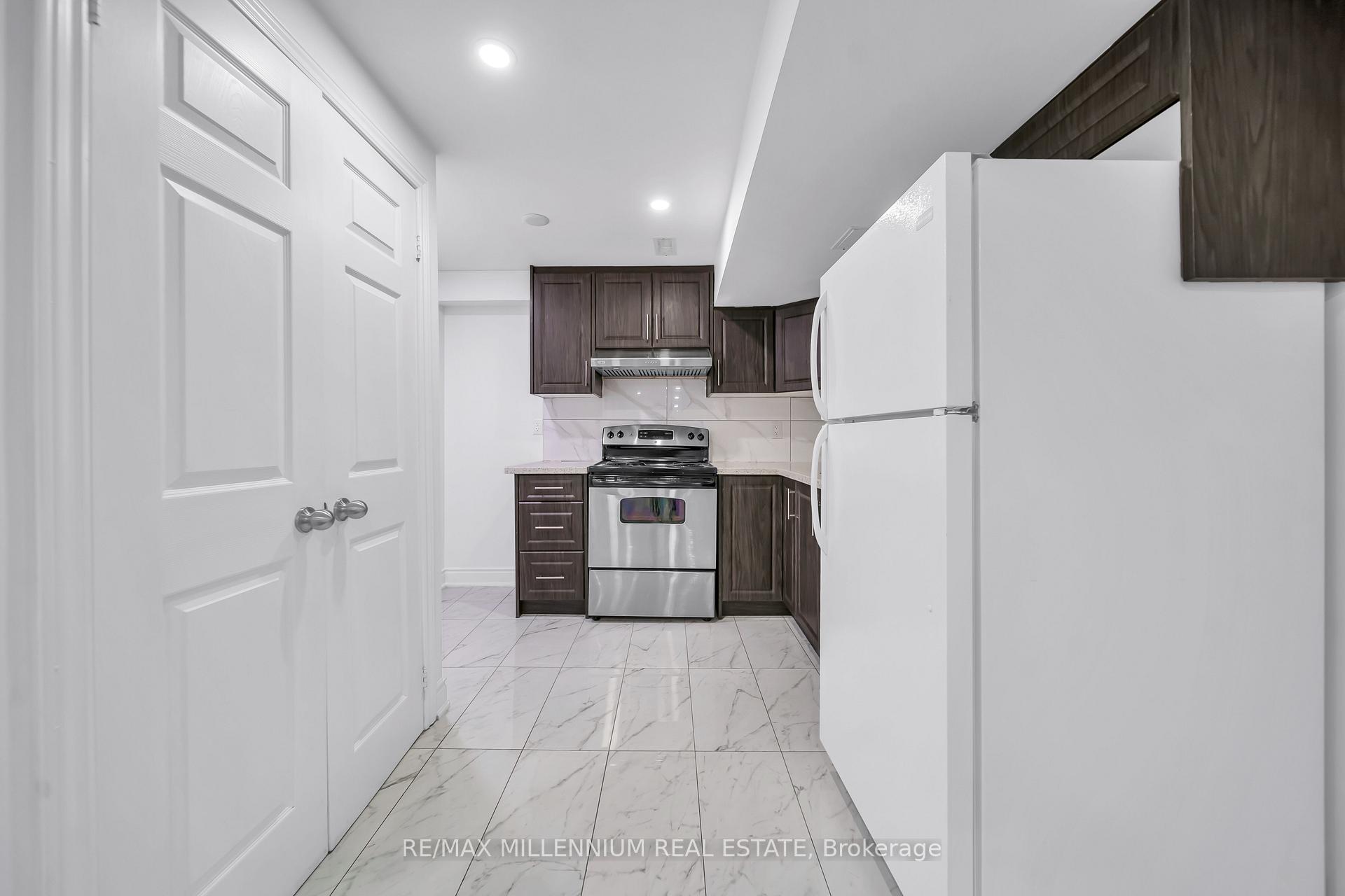 Photo 41 of 36 Allangrove Drive, Brampton, Fletcher's Meadow — HOMEH