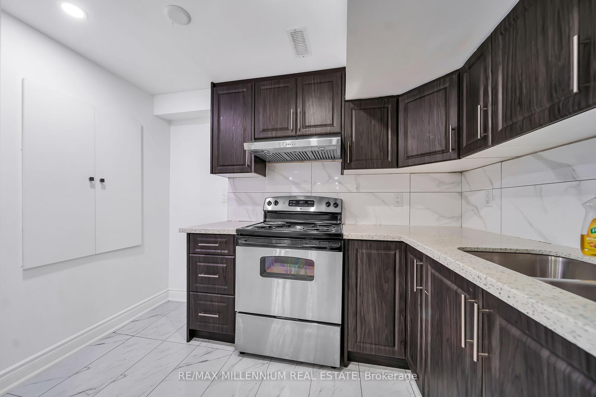 Photo 42 of 36 Allangrove Drive, Brampton, Fletcher's Meadow — HOMEH