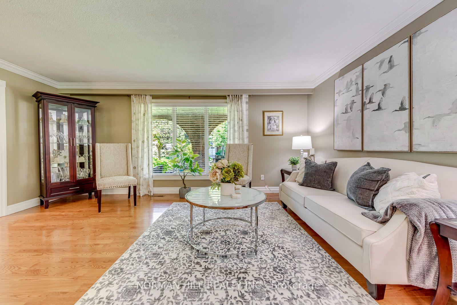 Photo 8 of 2491 Woburn Crescent, Oakville, West — HOMEH