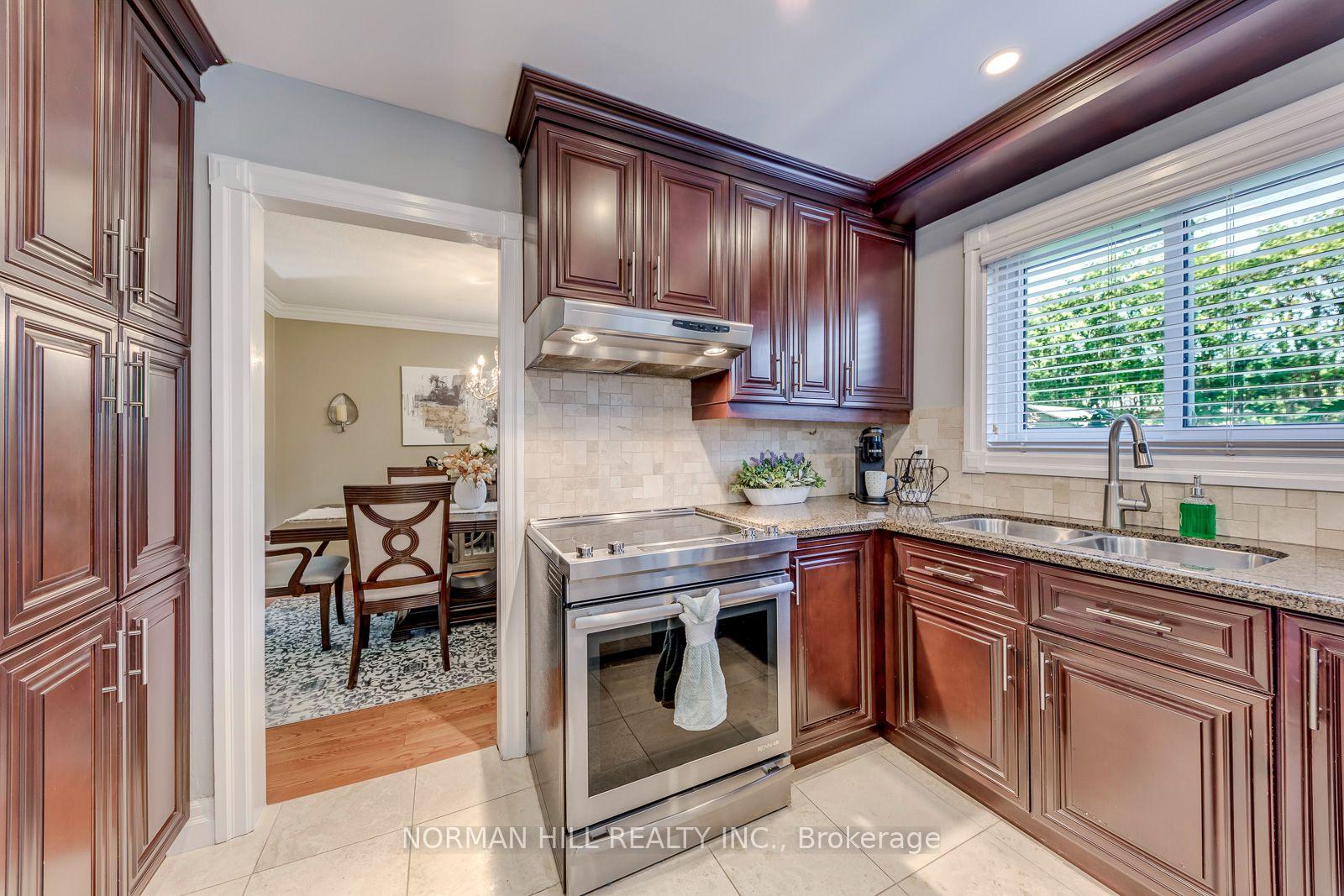 Photo 25 of 2491 Woburn Crescent, Oakville, West — HOMEH