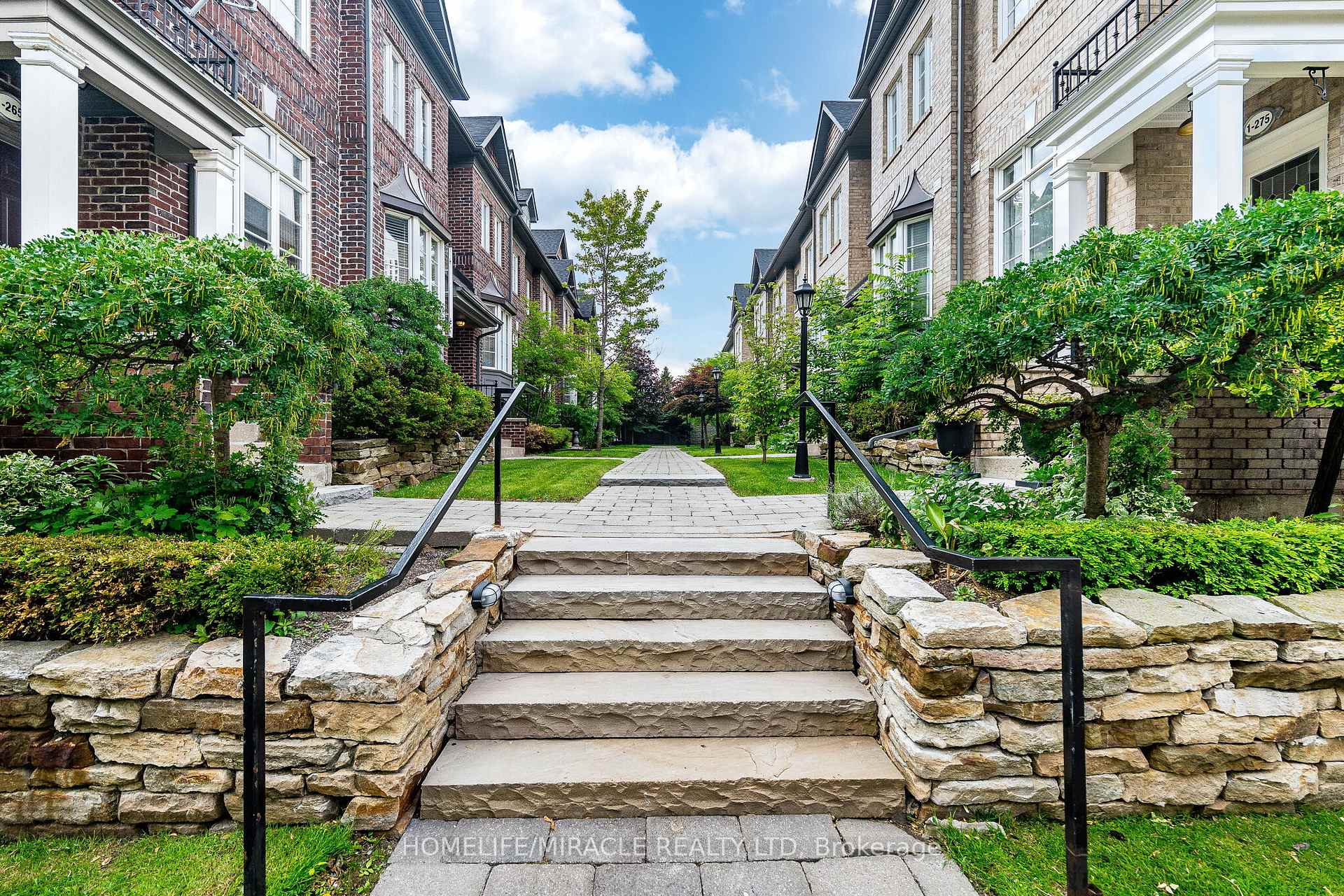 Photo 2 of Unit 1, 265 Van Dusen Boulevard, Etobicoke, Islington-City Centre West — HOMEH