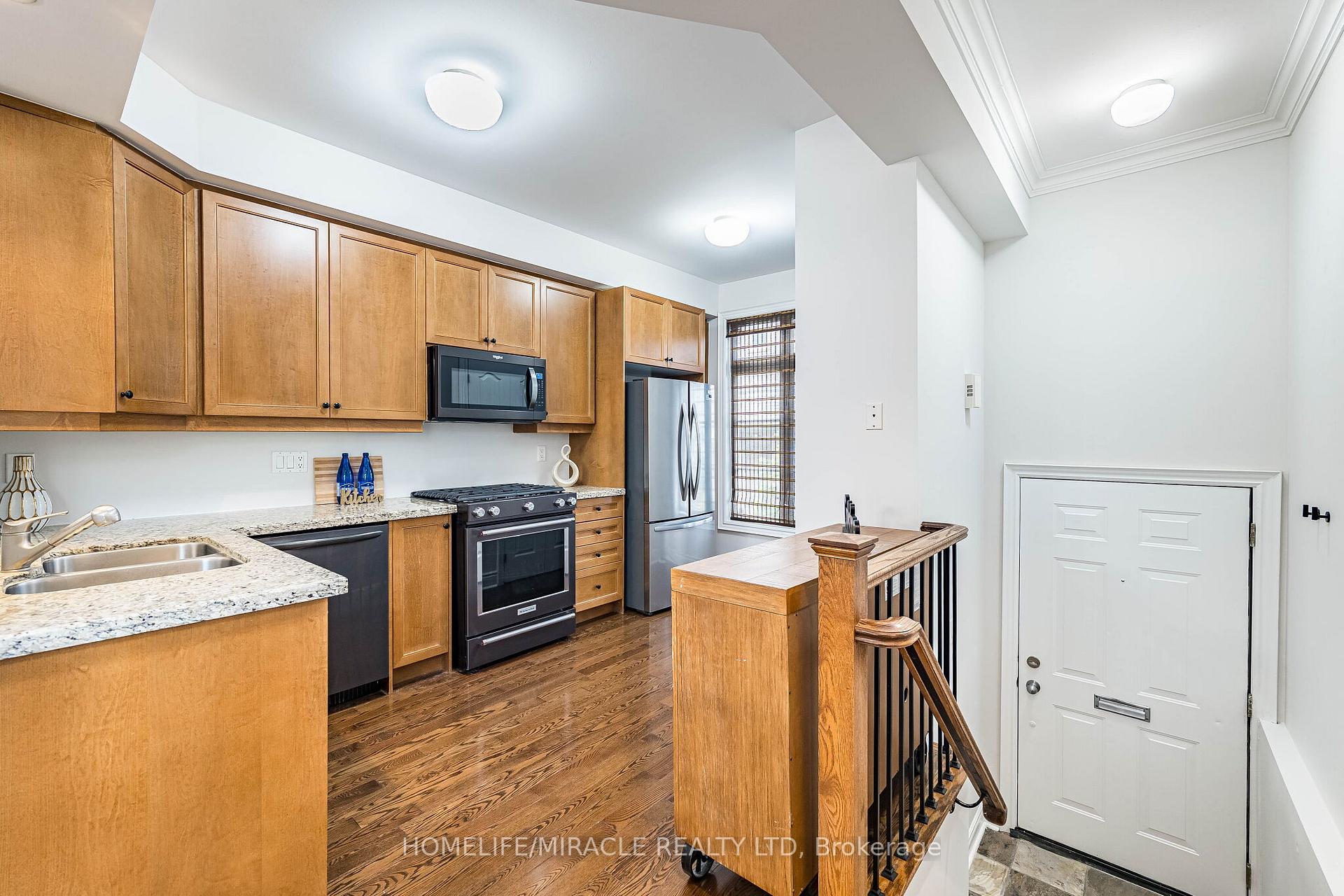 Photo 6 of Unit 1, 265 Van Dusen Boulevard, Etobicoke, Islington-City Centre West — HOMEH