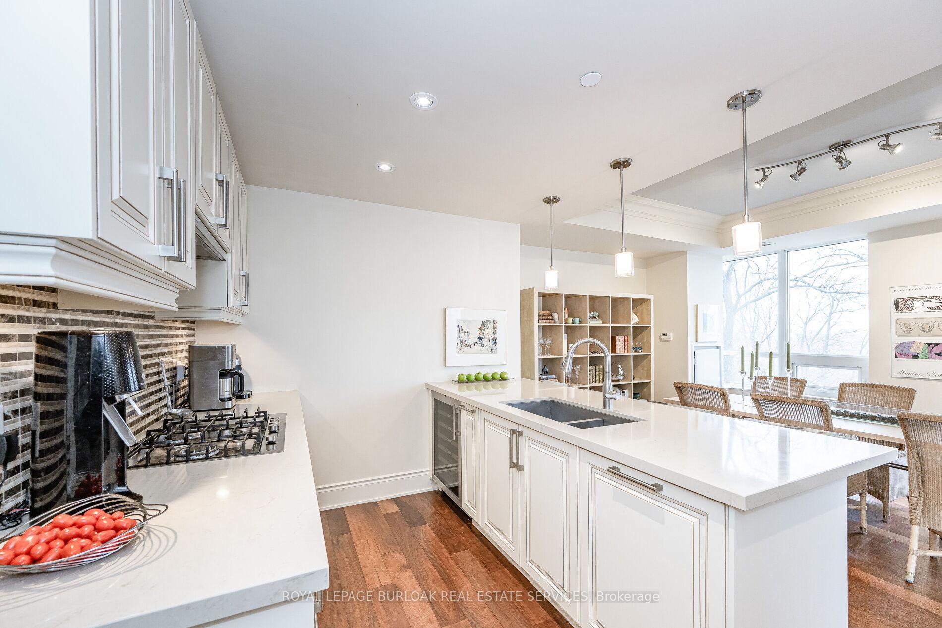 Photo 5 of Unit 503, 3500 Lakeshore Road W, Oakville, Bronte — HOMEH