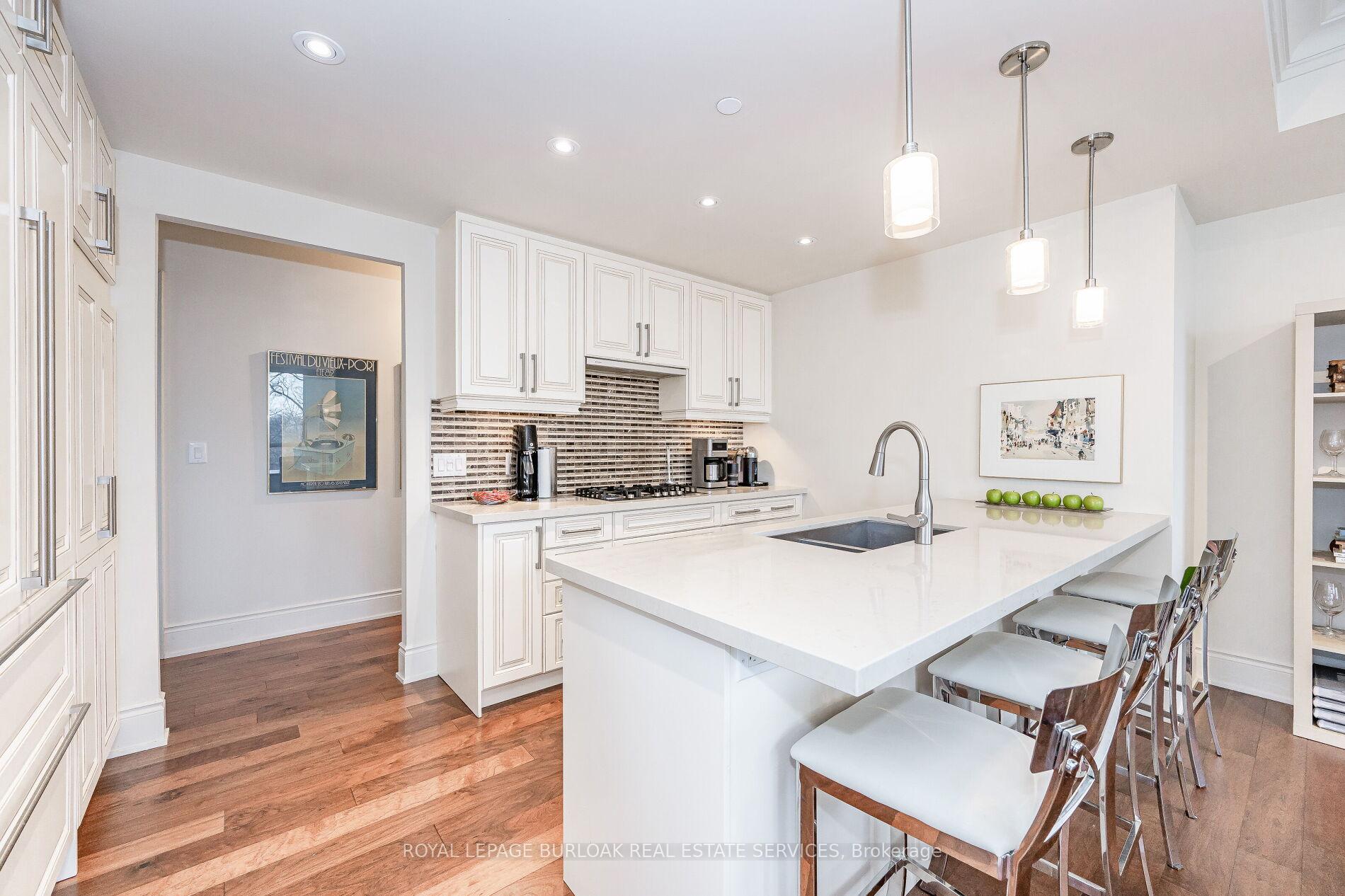 Photo 6 of Unit 503, 3500 Lakeshore Road W, Oakville, Bronte — HOMEH