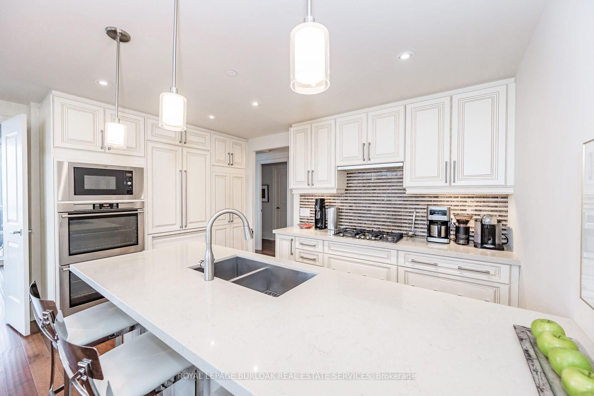 Photo 7 of Unit 503, 3500 Lakeshore Road W, Oakville, Bronte — HOMEH