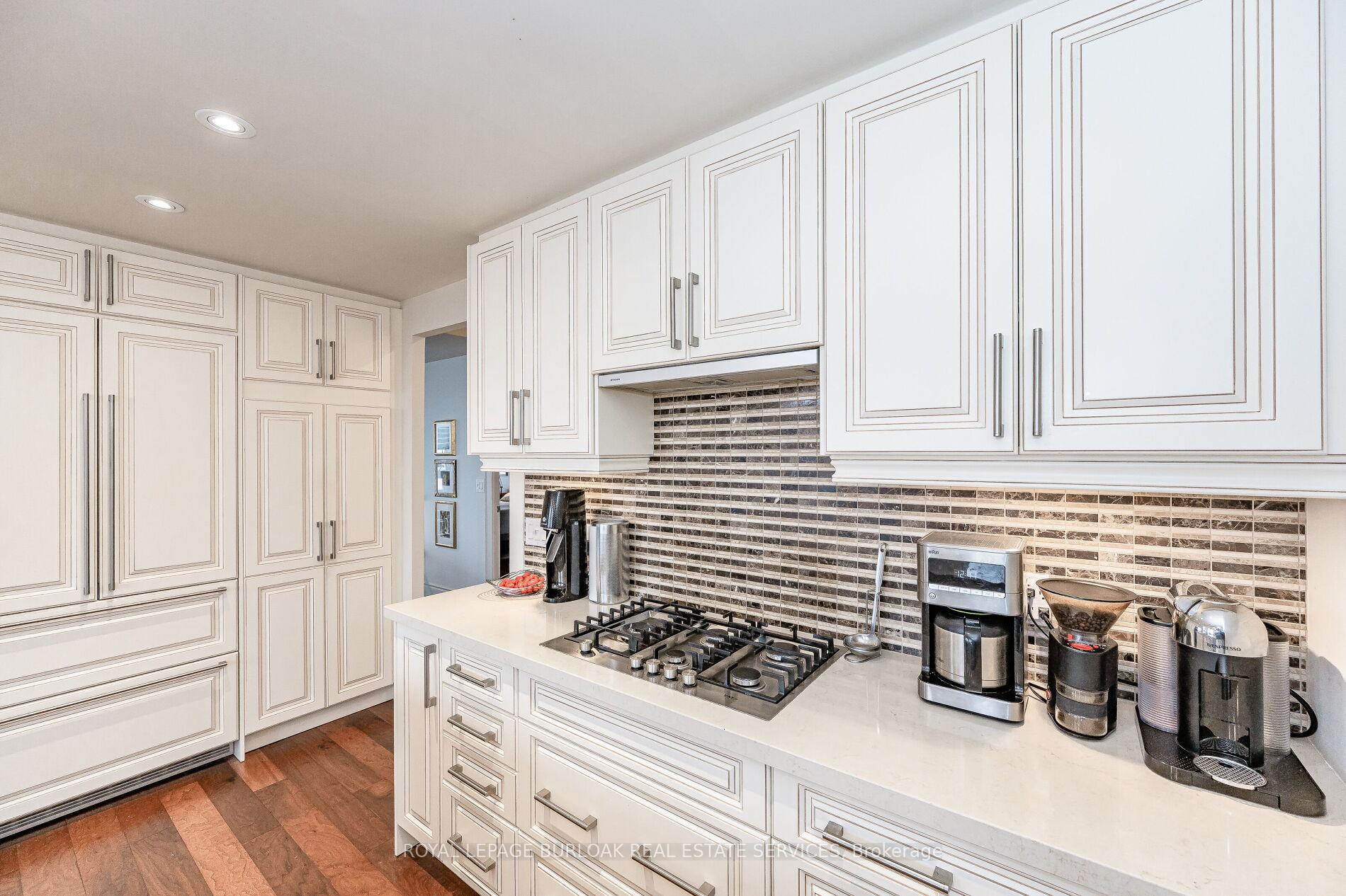 Photo 9 of Unit 503, 3500 Lakeshore Road W, Oakville, Bronte — HOMEH