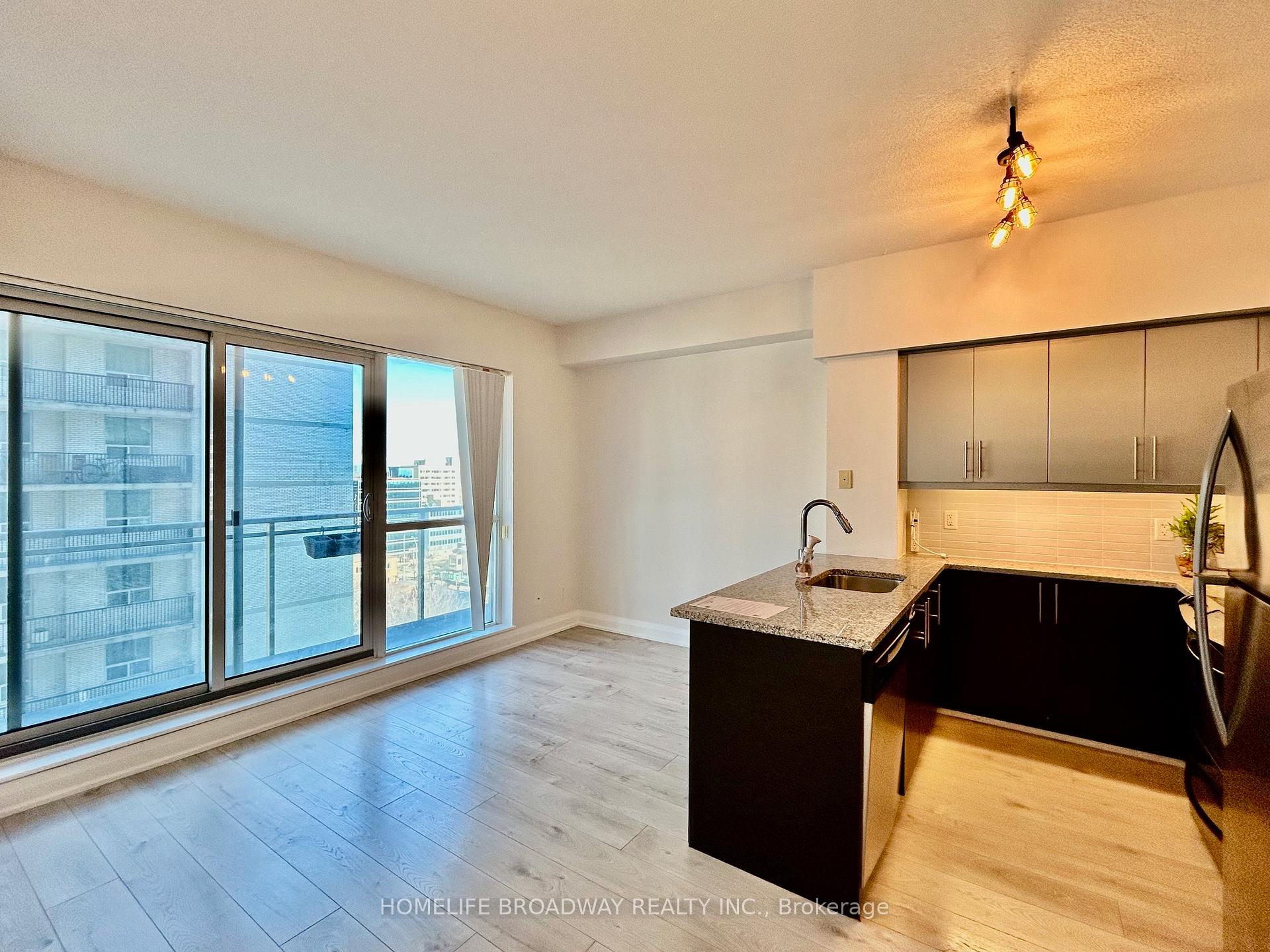 Photo 2 of Unit 811, 83 Redpath Avenue, Toronto, Mount Pleasant West — HOMEH