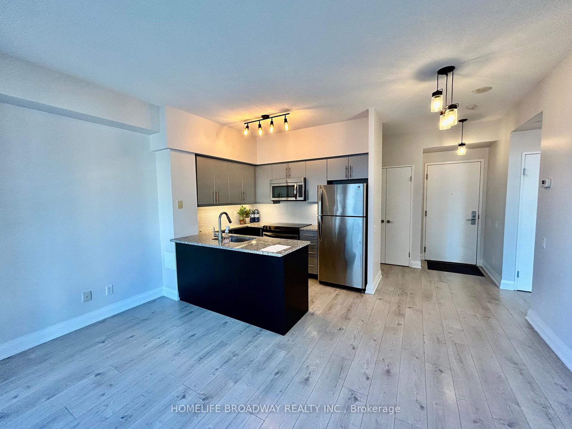 Photo 3 of Unit 811, 83 Redpath Avenue, Toronto, Mount Pleasant West — HOMEH