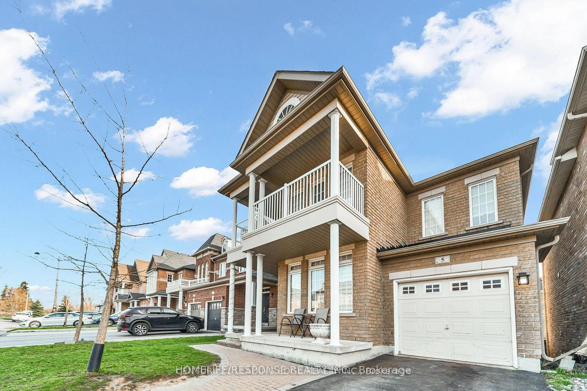 Photo 2 of 5 Gooseman Crescent, Markham, Box Grove — HOMEH