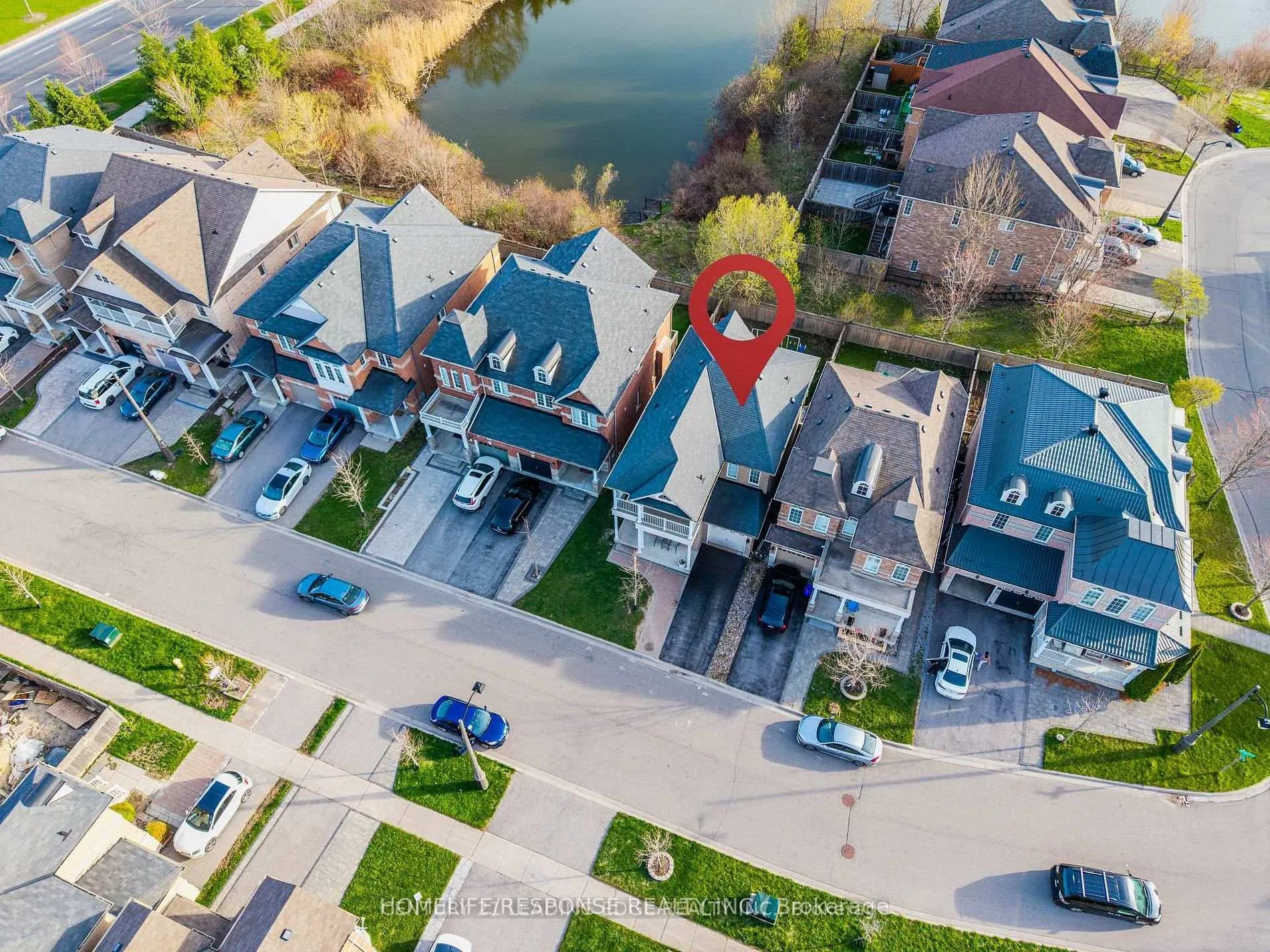 Photo 3 of 5 Gooseman Crescent, Markham, Box Grove — HOMEH