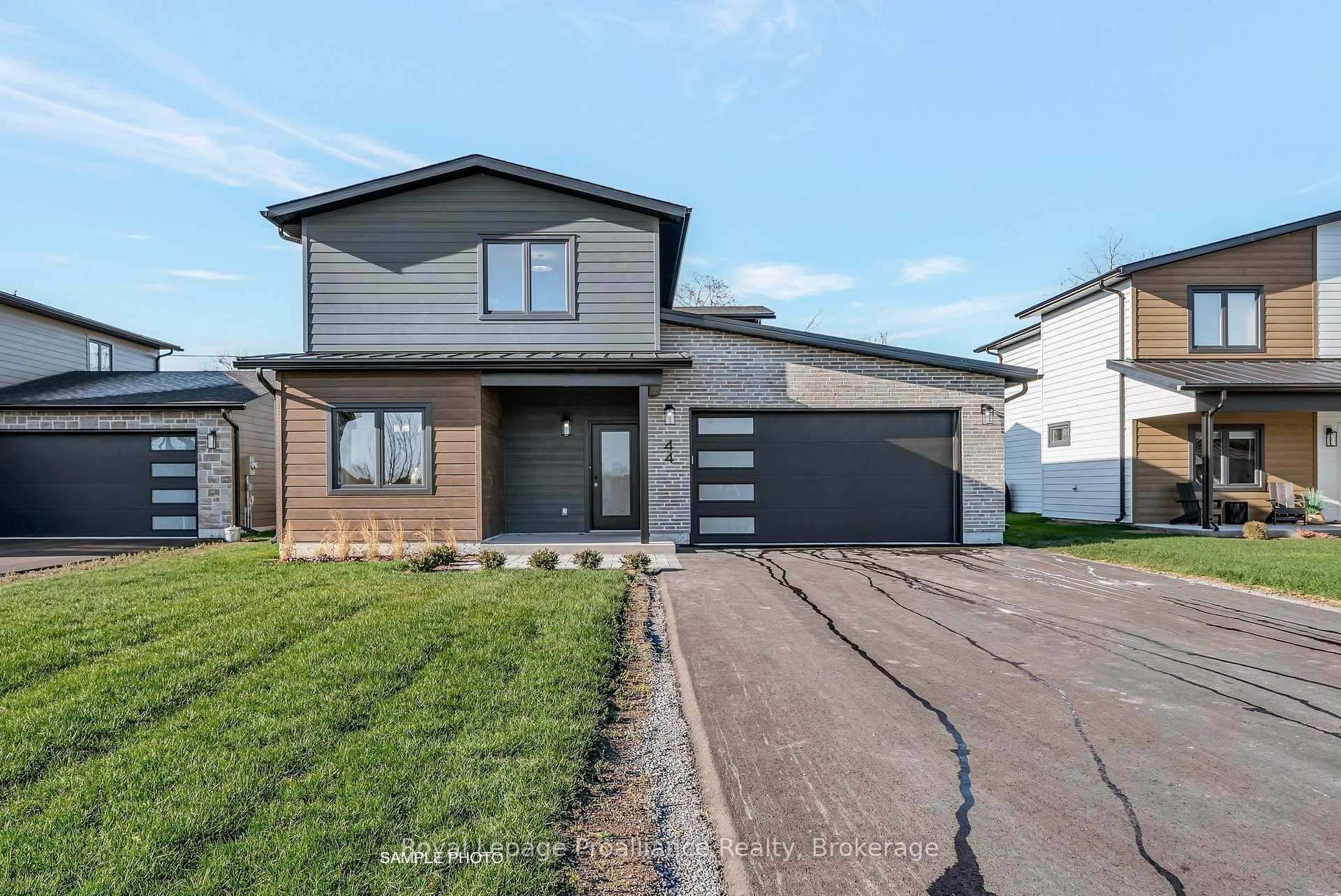 Photo 1 of 32 Fraser Drive, Quinte West, Sidney Ward — HOMEH